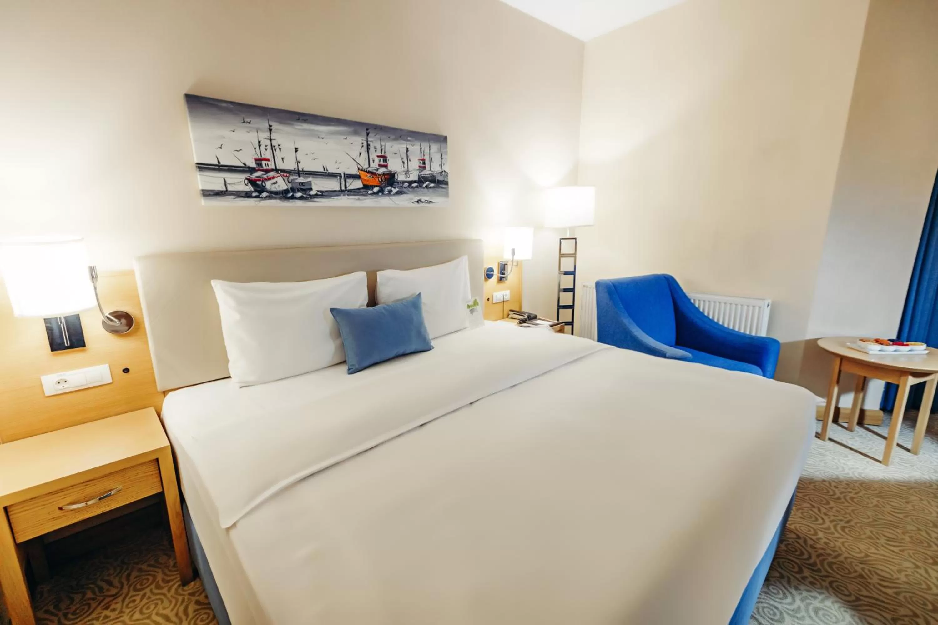 Bedroom, Bed in Dedeman Oskemen Hotel