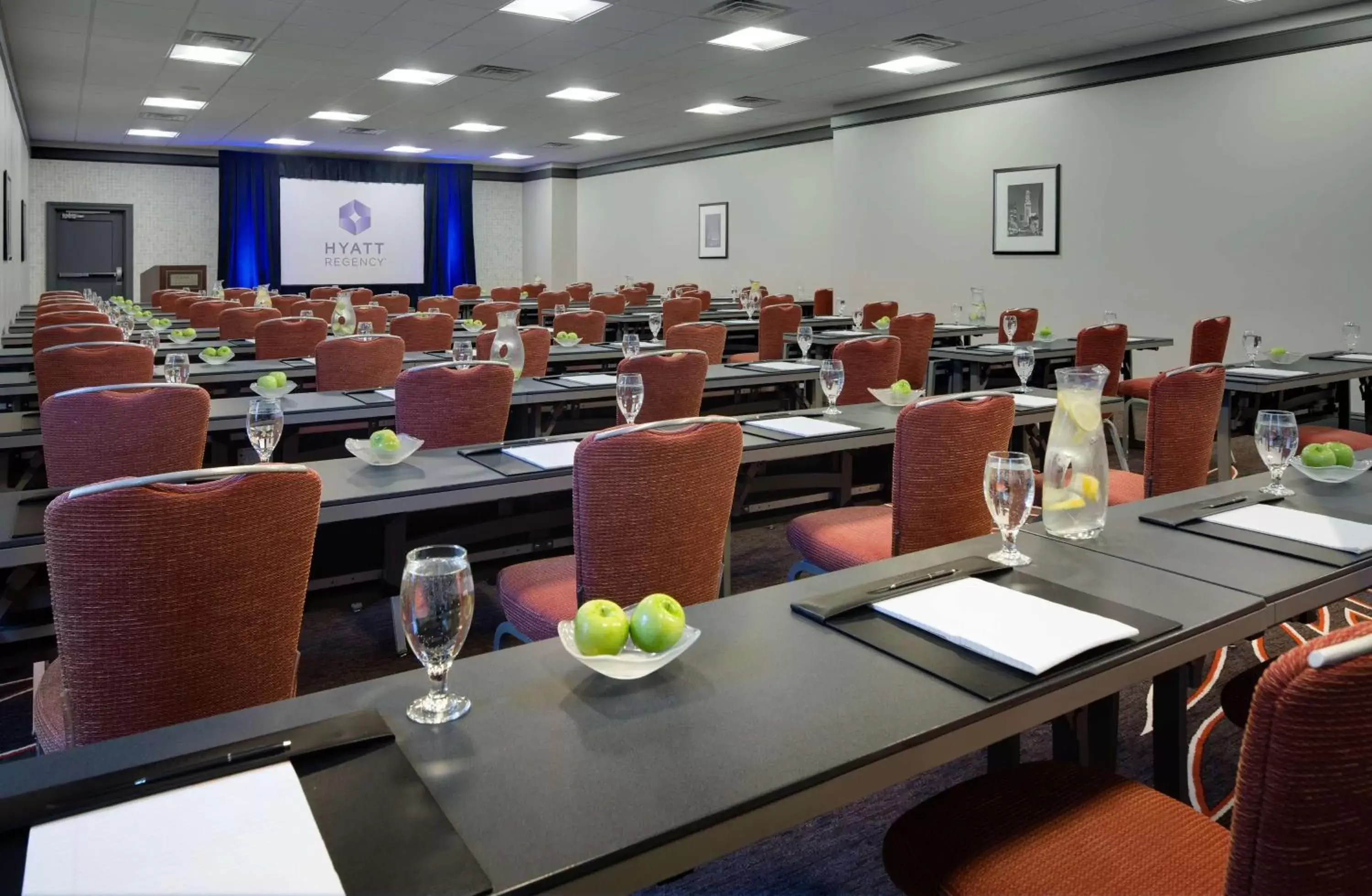 Meeting/conference room, Restaurant/Places to Eat in Hyatt Regency Boston