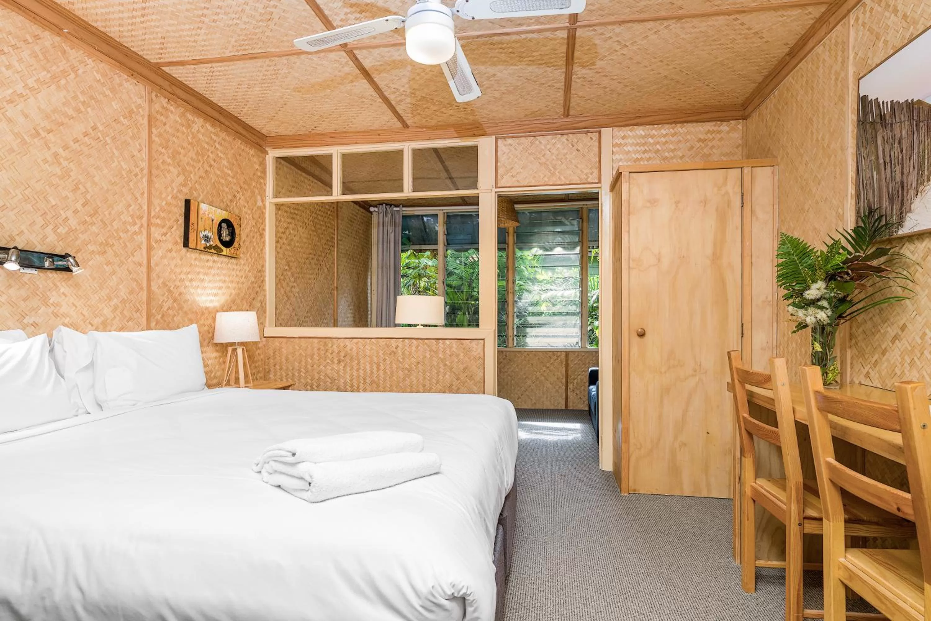 Bed in Tallow Beach Motel