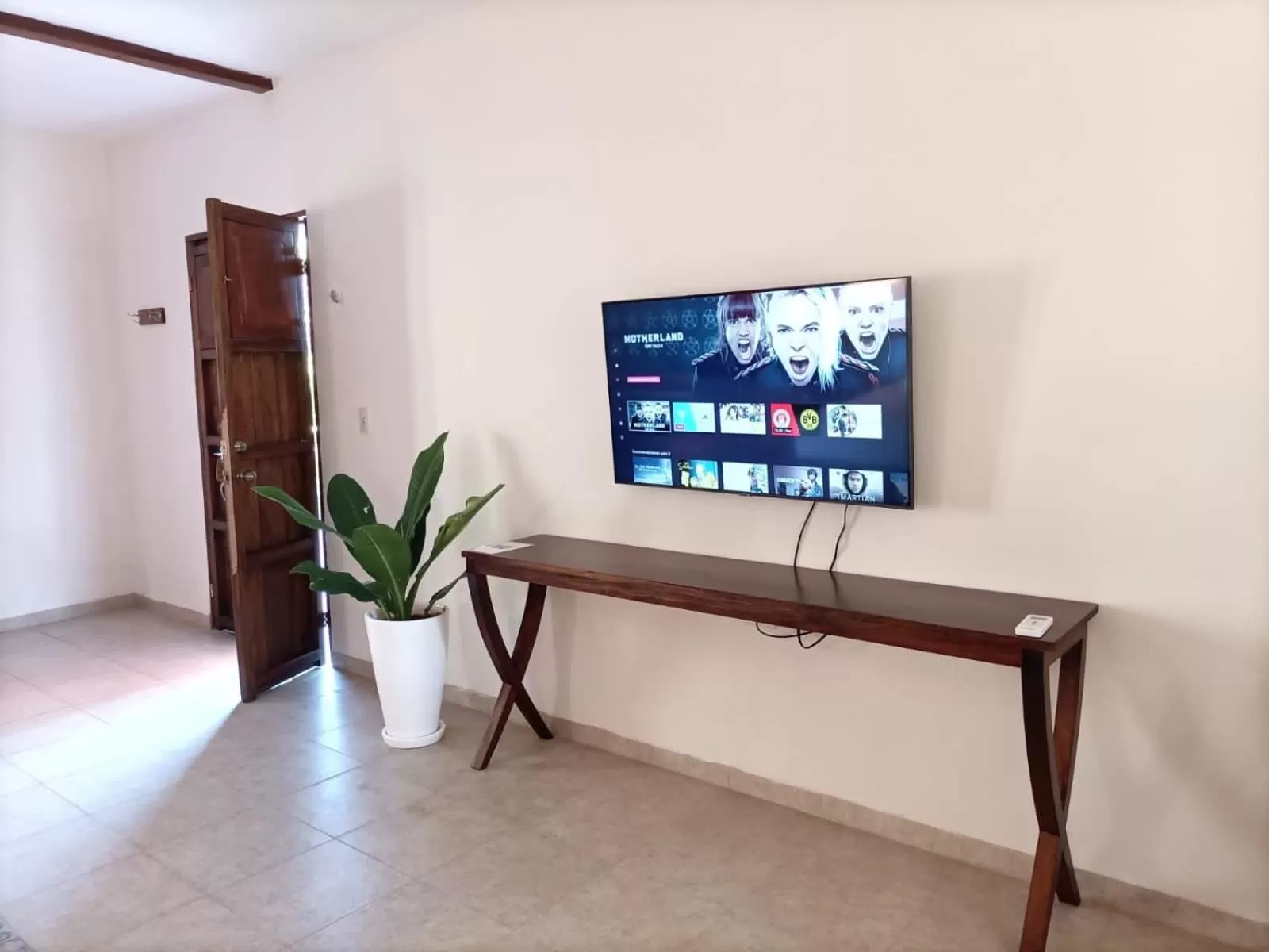 TV/Entertainment Center in Hacienda María Elena Yucatán