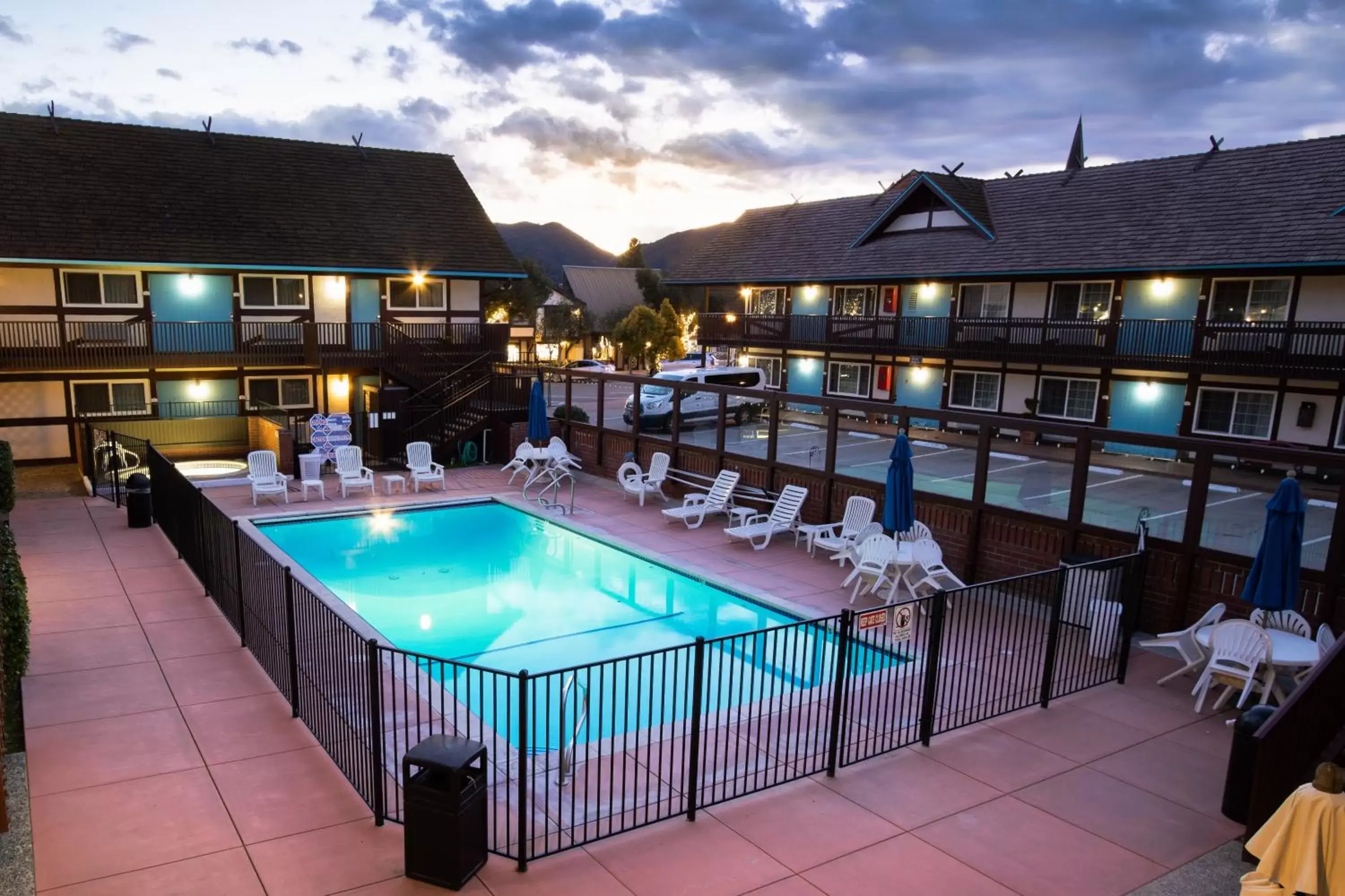 Inner courtyard view, Swimming Pool in King Frederik Inn