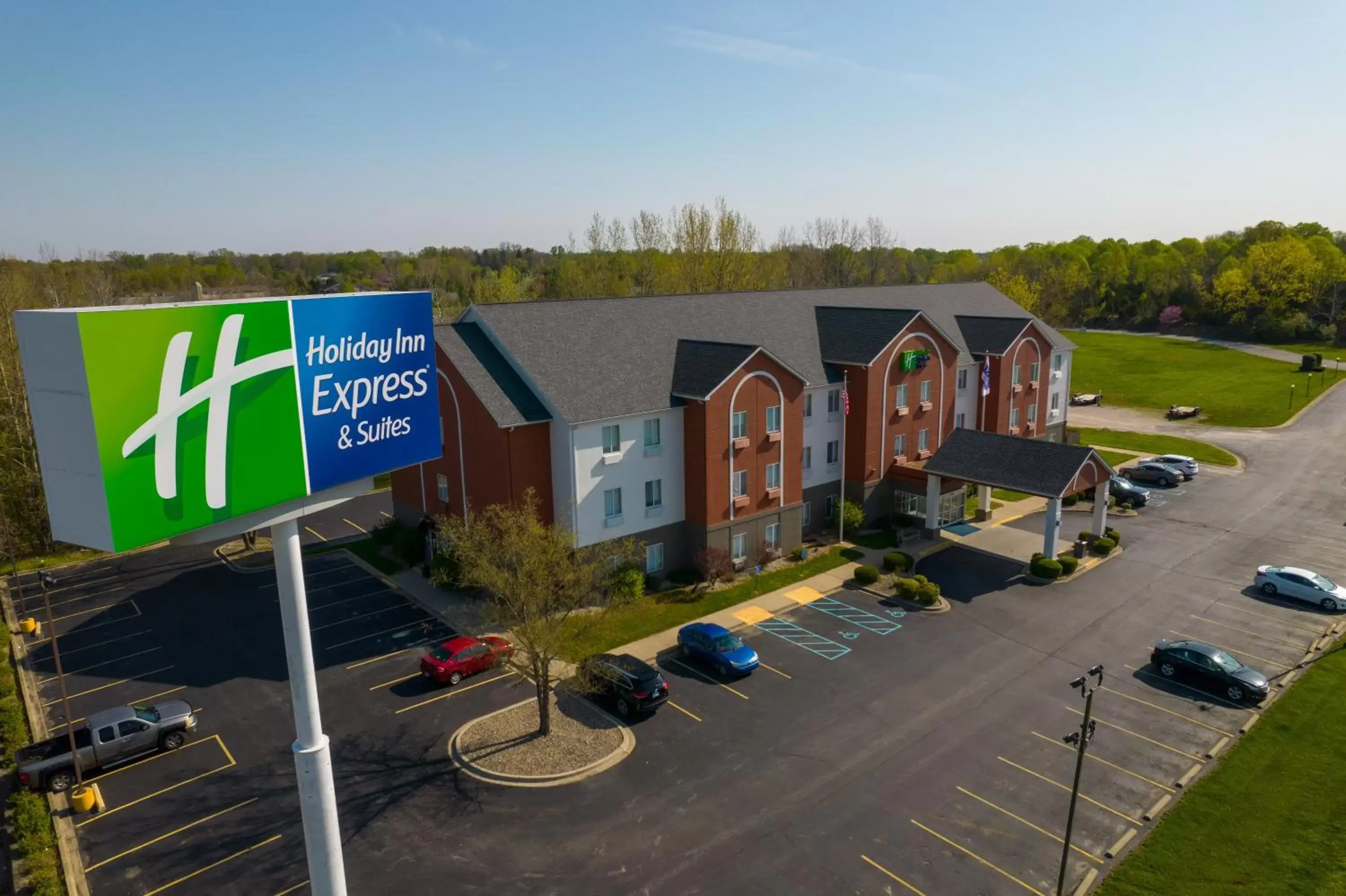 Property building in Holiday Inn Express Hotel & Suites Bedford, an IHG Hotel