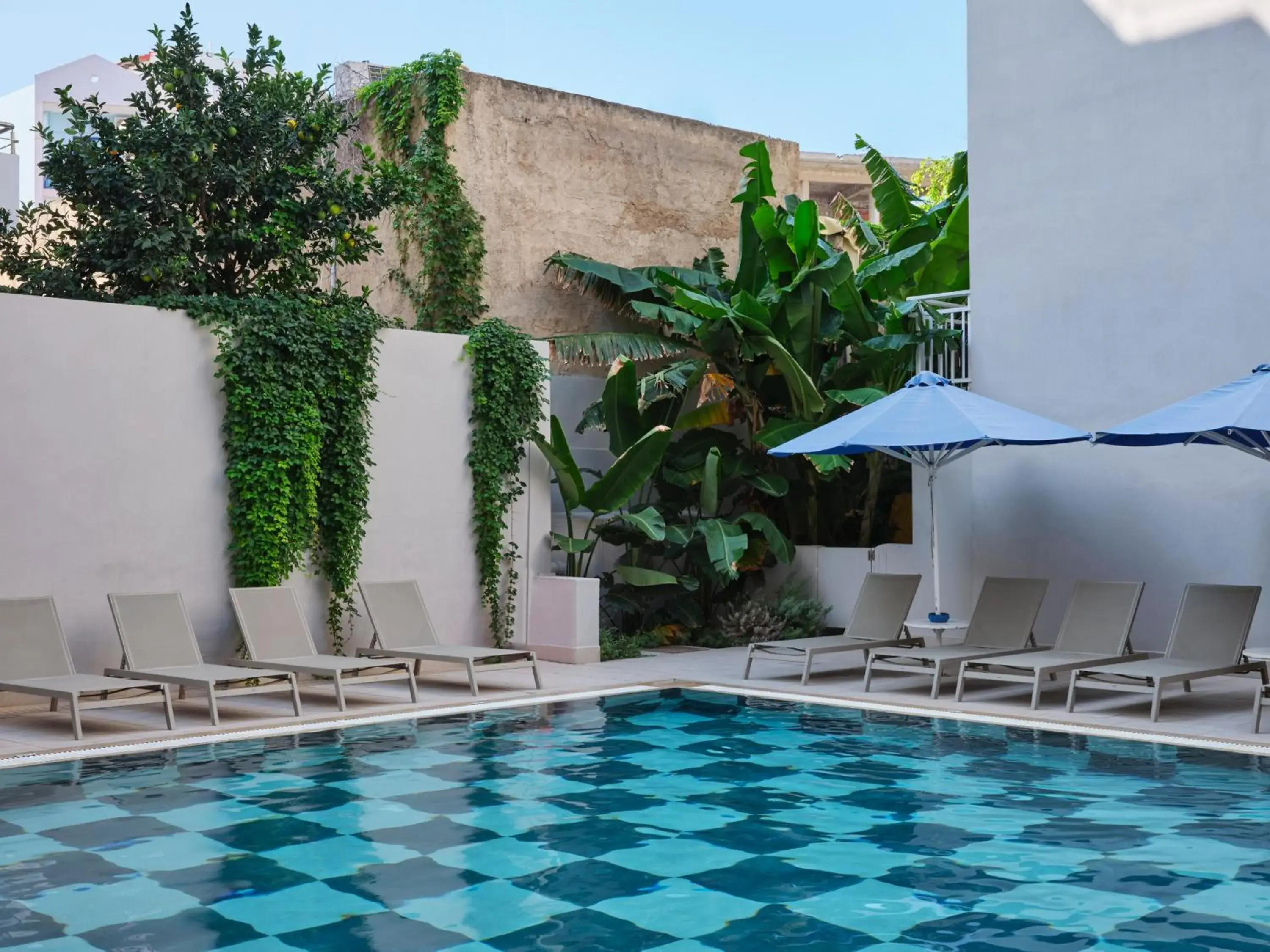 Swimming pool in Esperia City Hotel Swimming pool in Esperia City Hotel