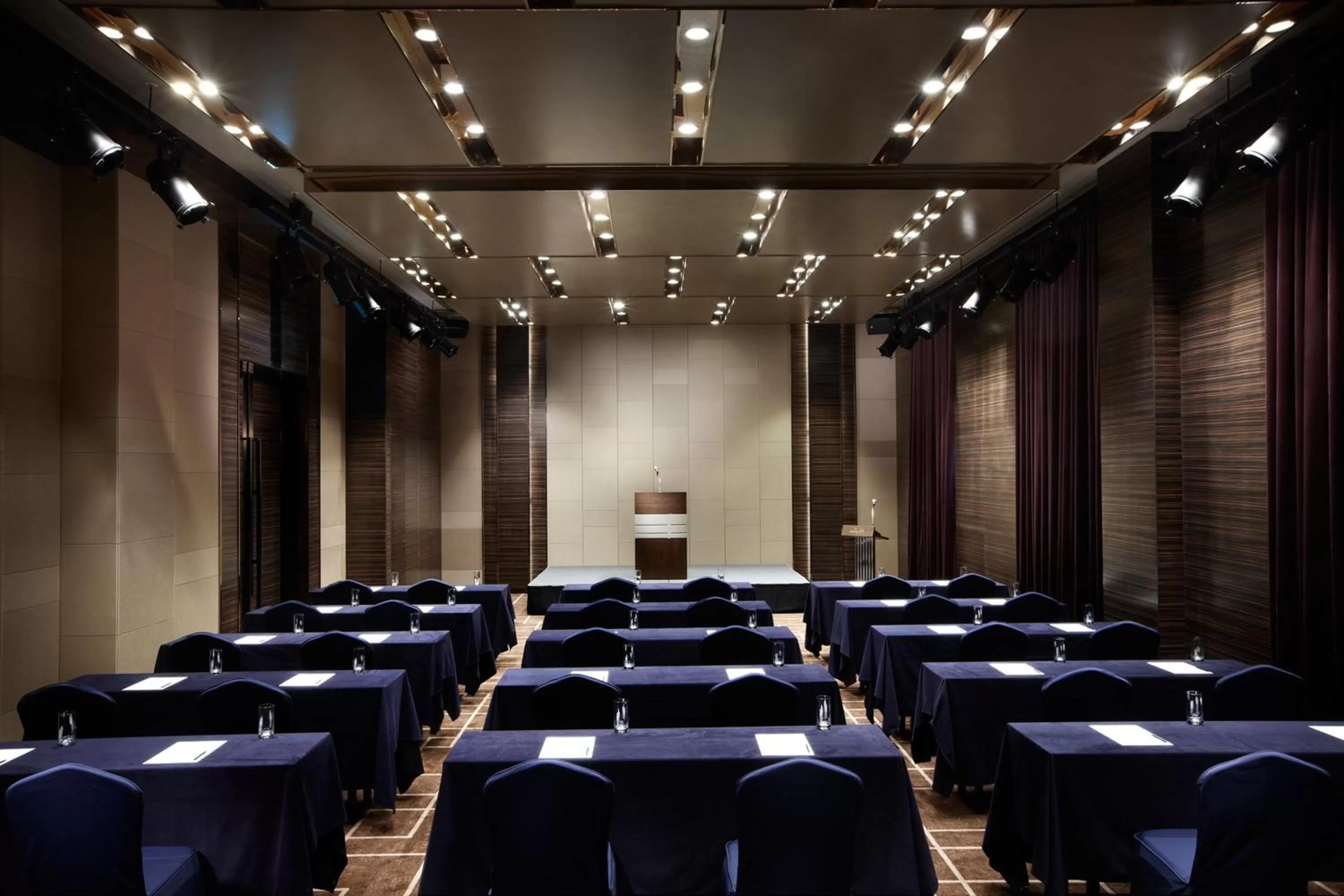 Business facilities in LOTTE CITY HOTEL Daejeon