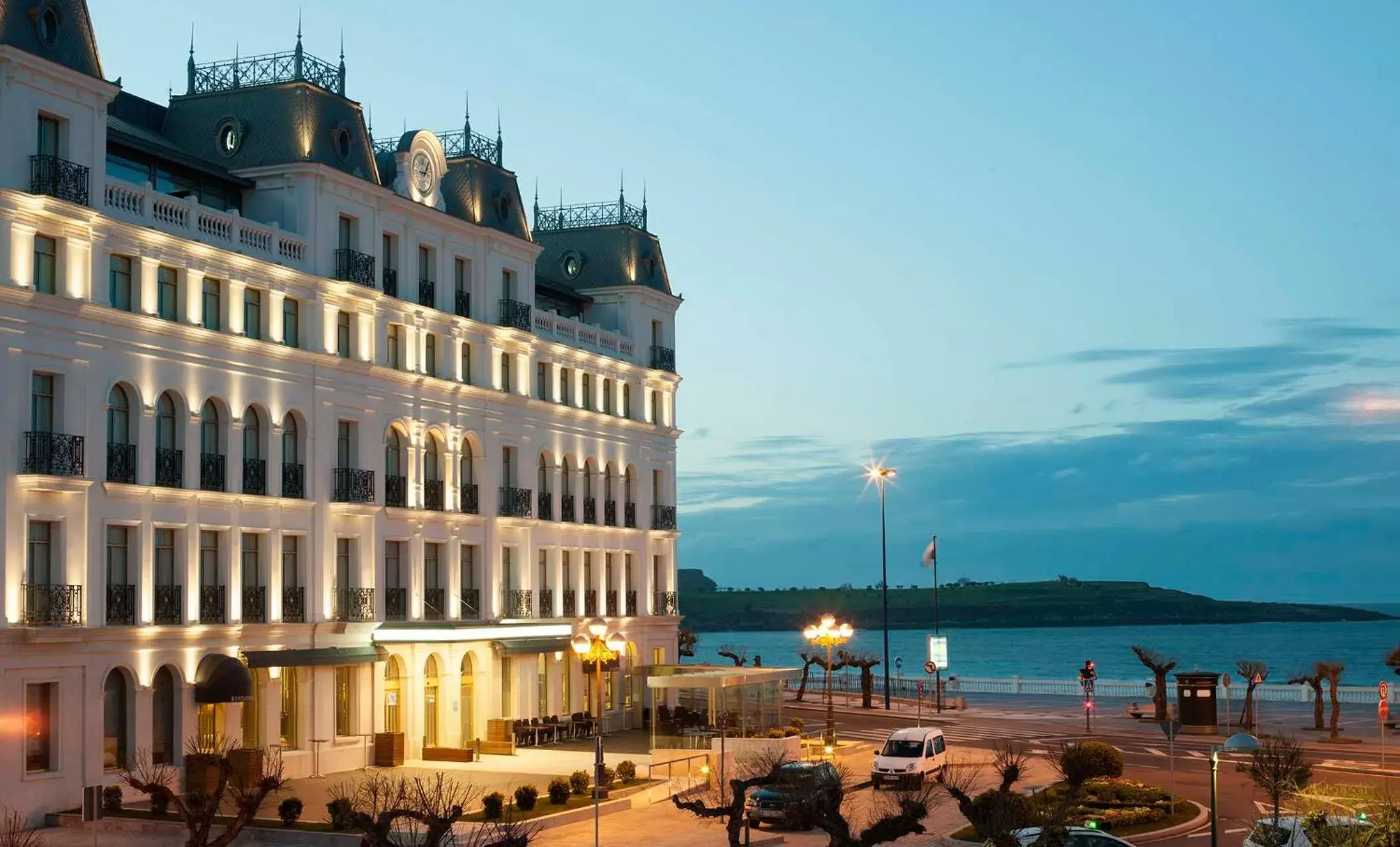 Facade/entrance in Gran Hotel Sardinero