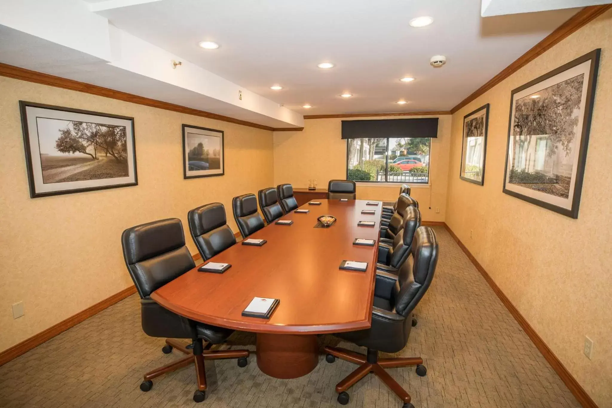 Meeting/conference room in Maple Tree Inn