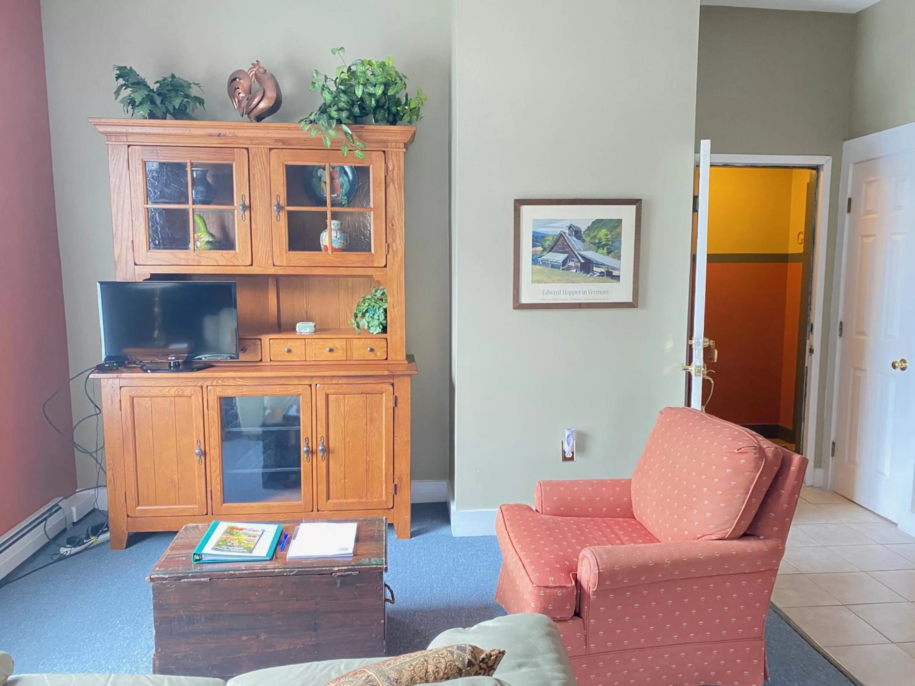 Queen Suite in Bristol Suites