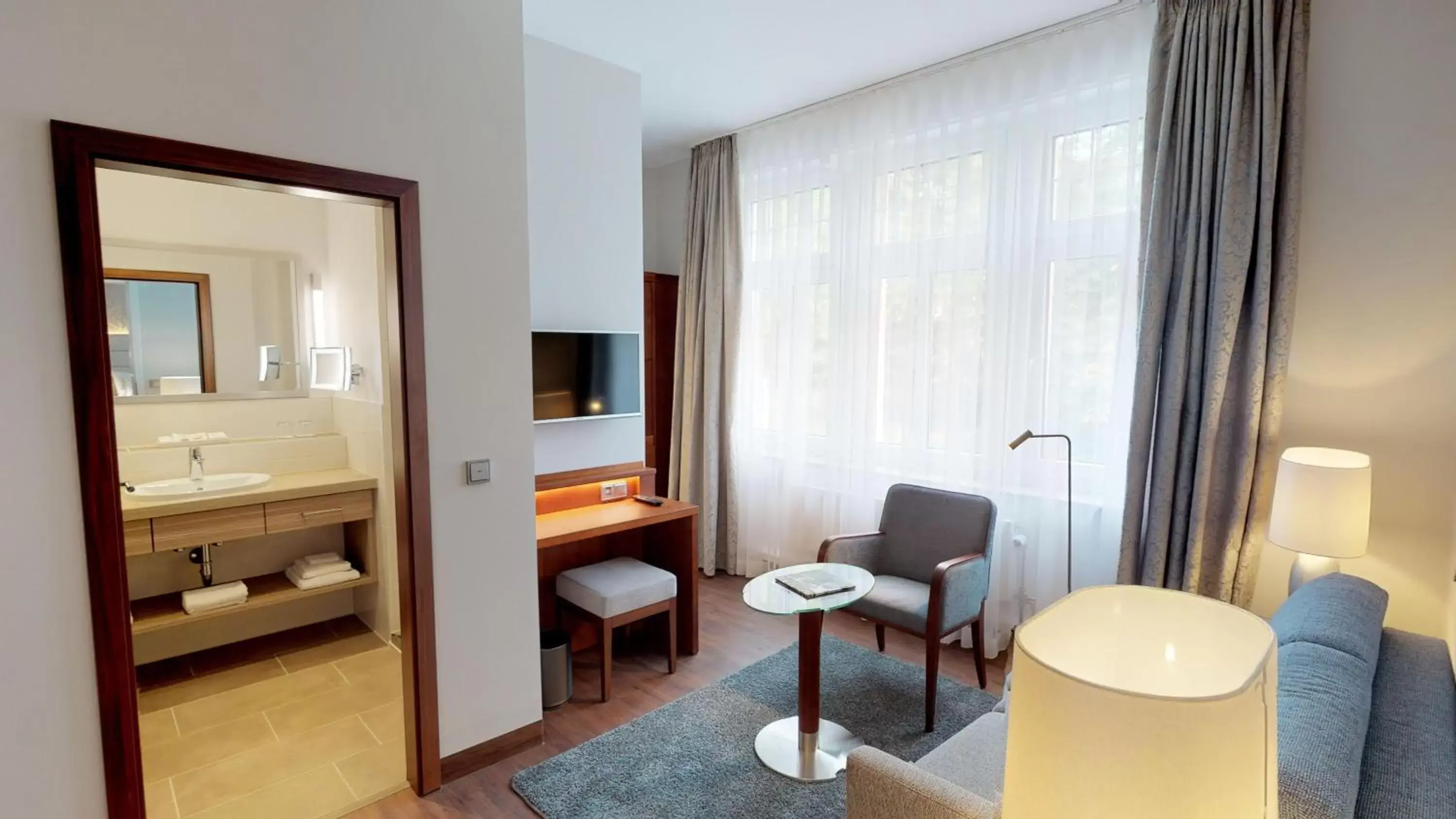 Living room, Seating Area in Hotel Oranien Wiesbaden