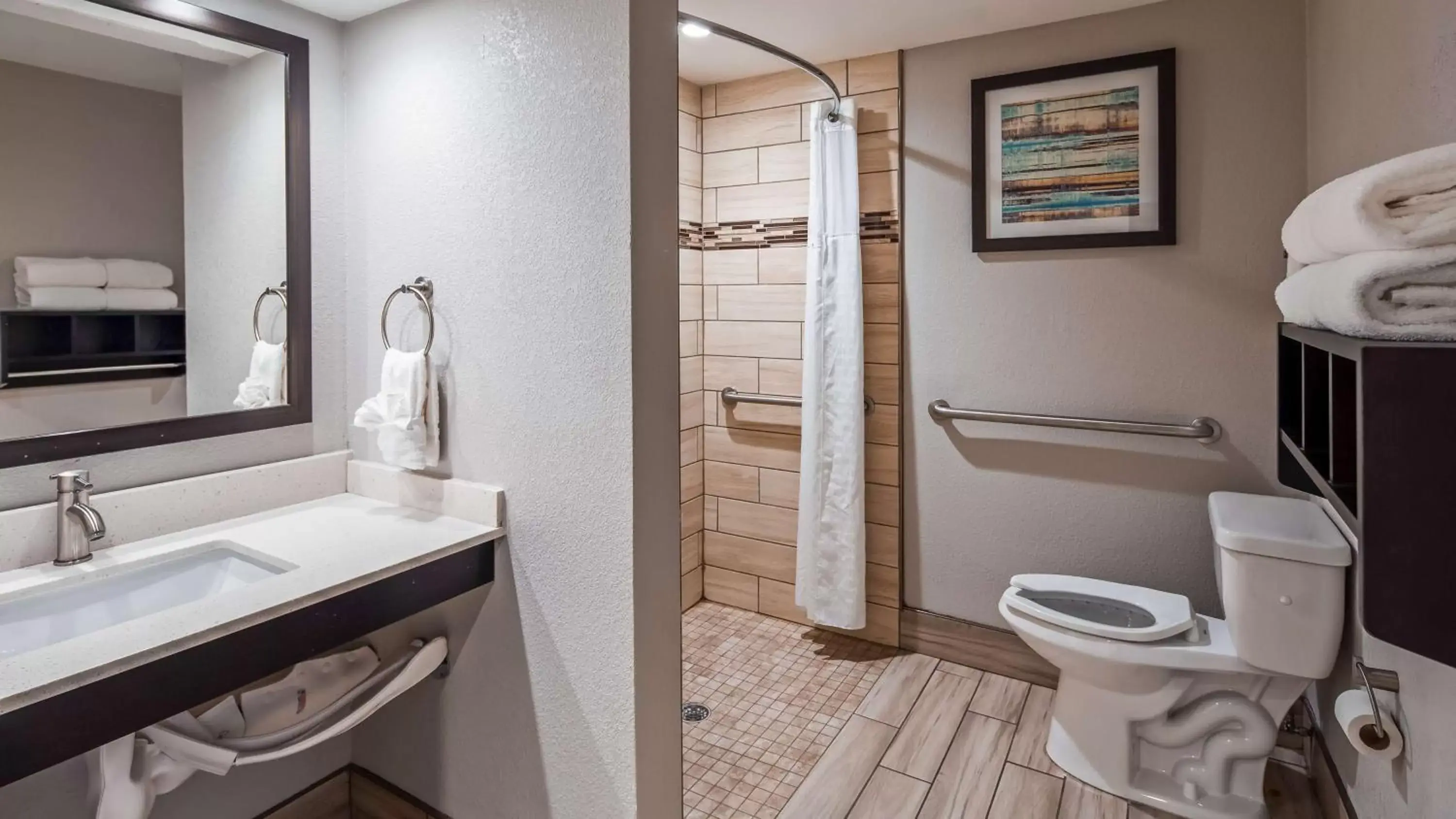 Bathroom in Best Western Sevierville/Kodak Inn
