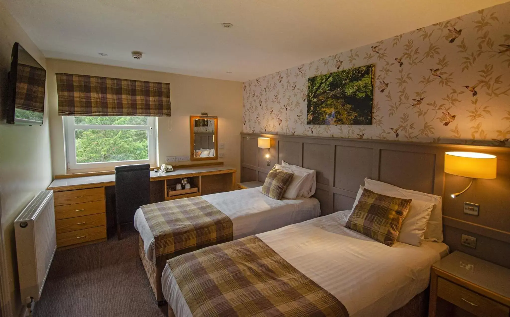 Bedroom, Bed in Royal Victoria Hotel Snowdonia