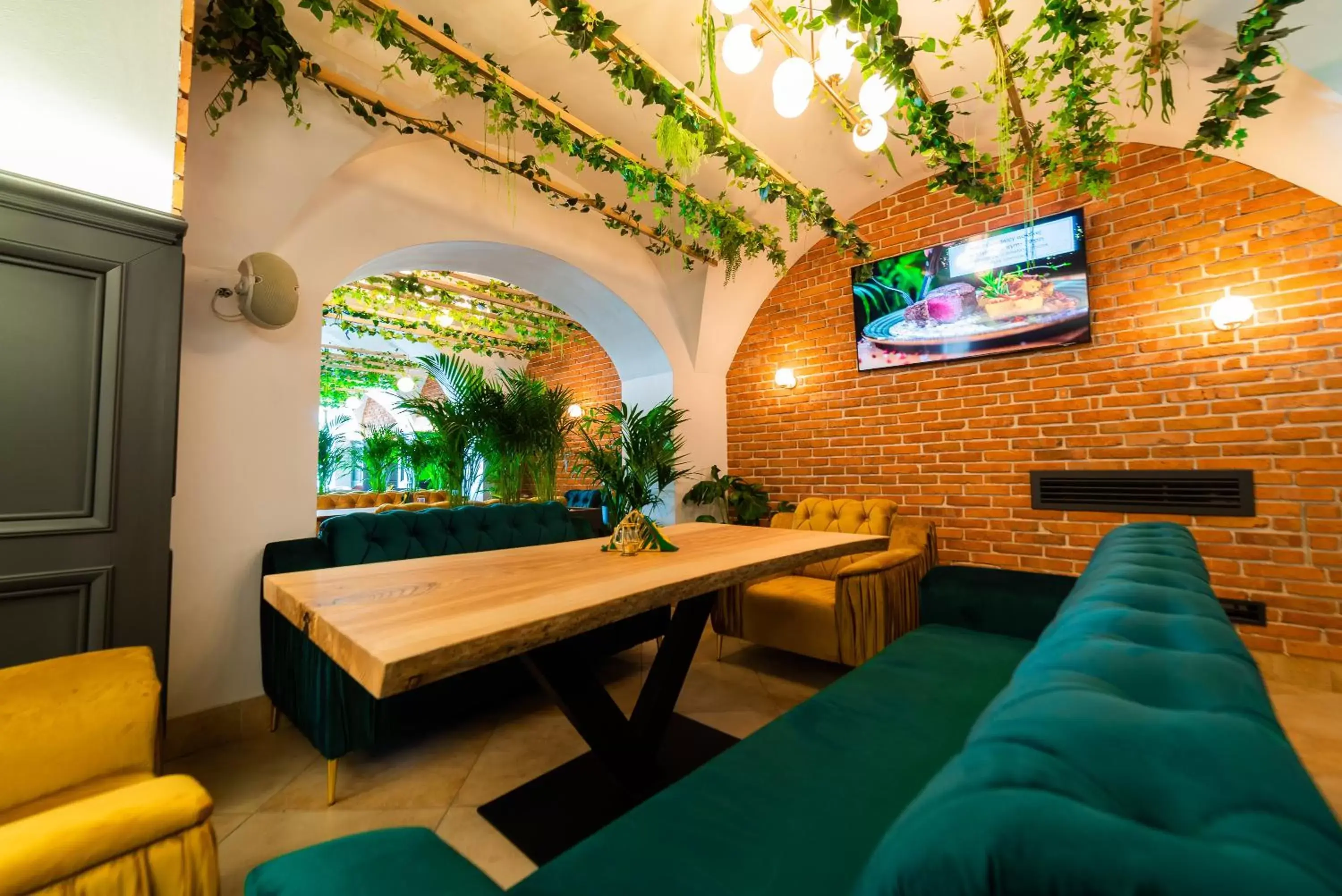 Restaurant/places to eat, Seating Area in Hotel Ambasadorski Rzeszów