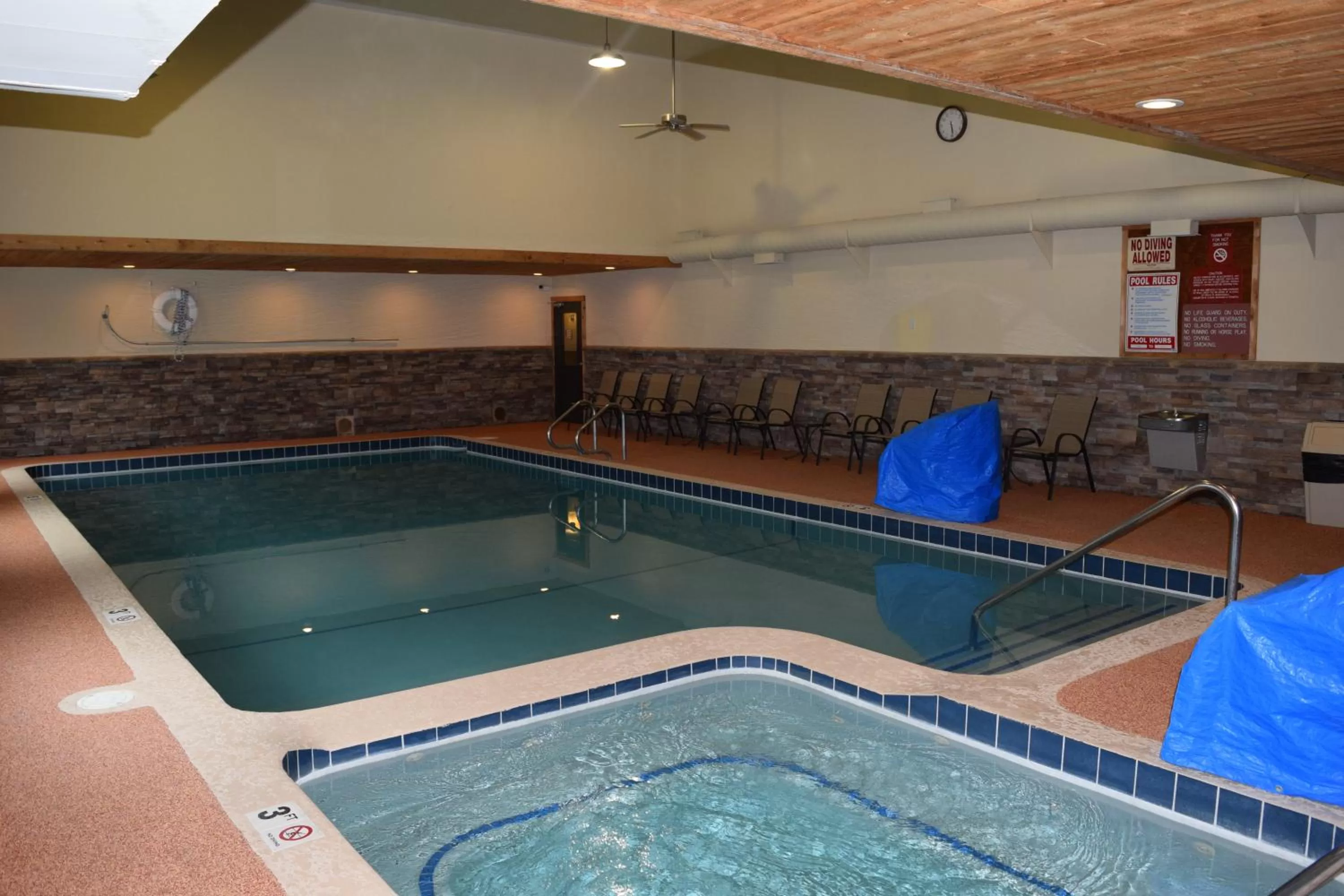 Swimming pool in Days Inn by Wyndham Cadillac
