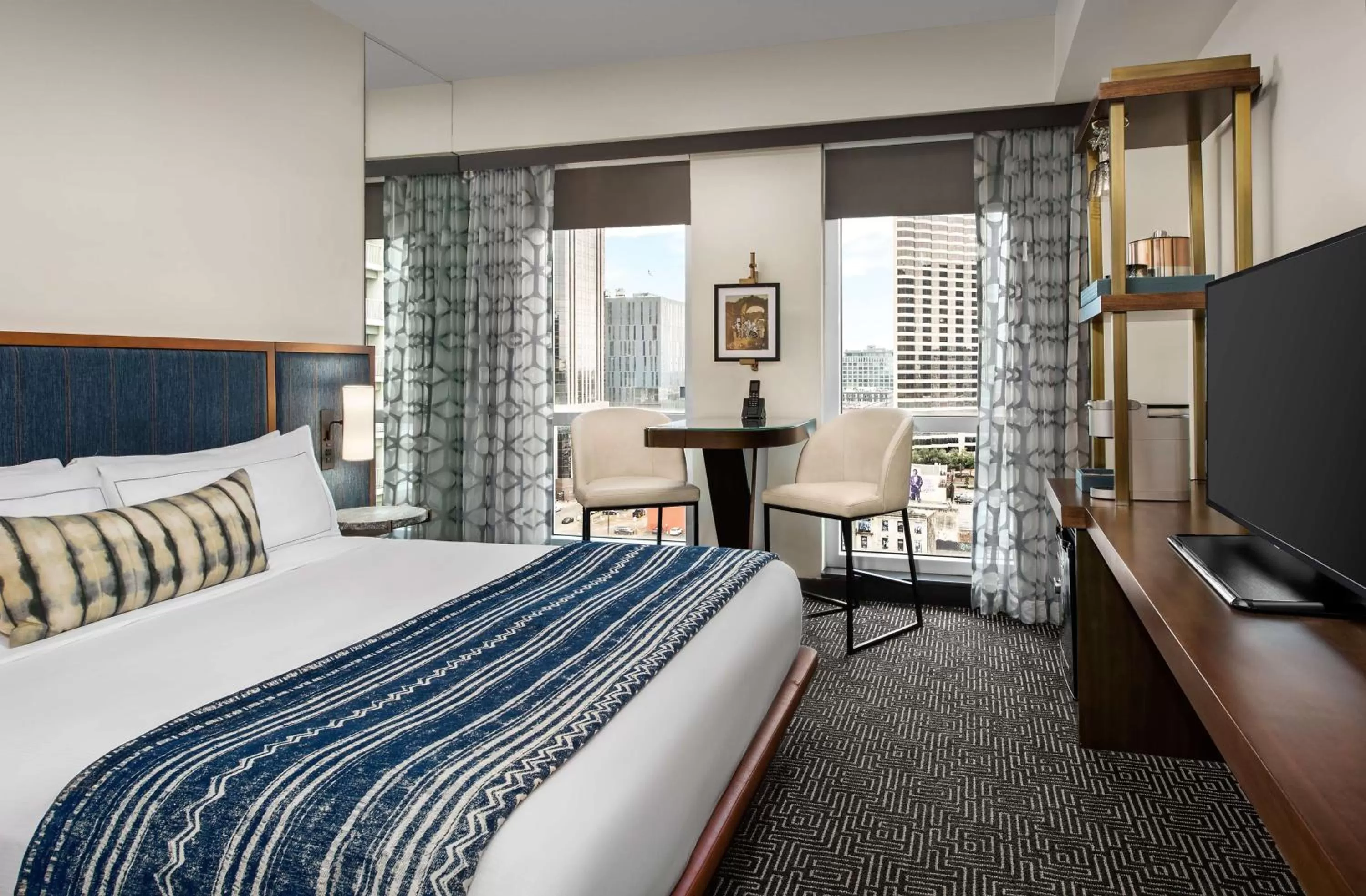 Bed in The Troubadour Hotel New Orleans