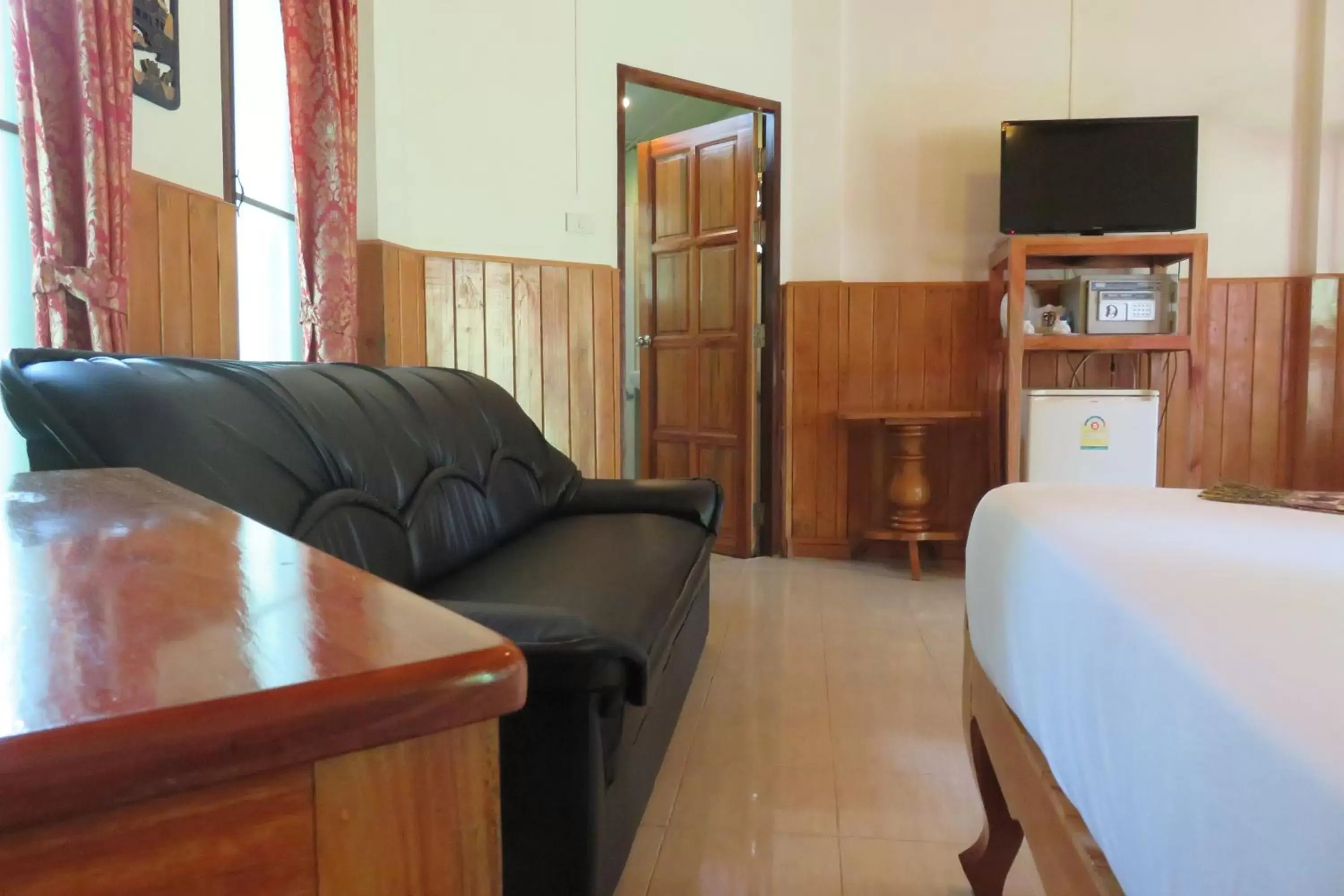 Bedroom, Lounge/Bar in Macura Resort