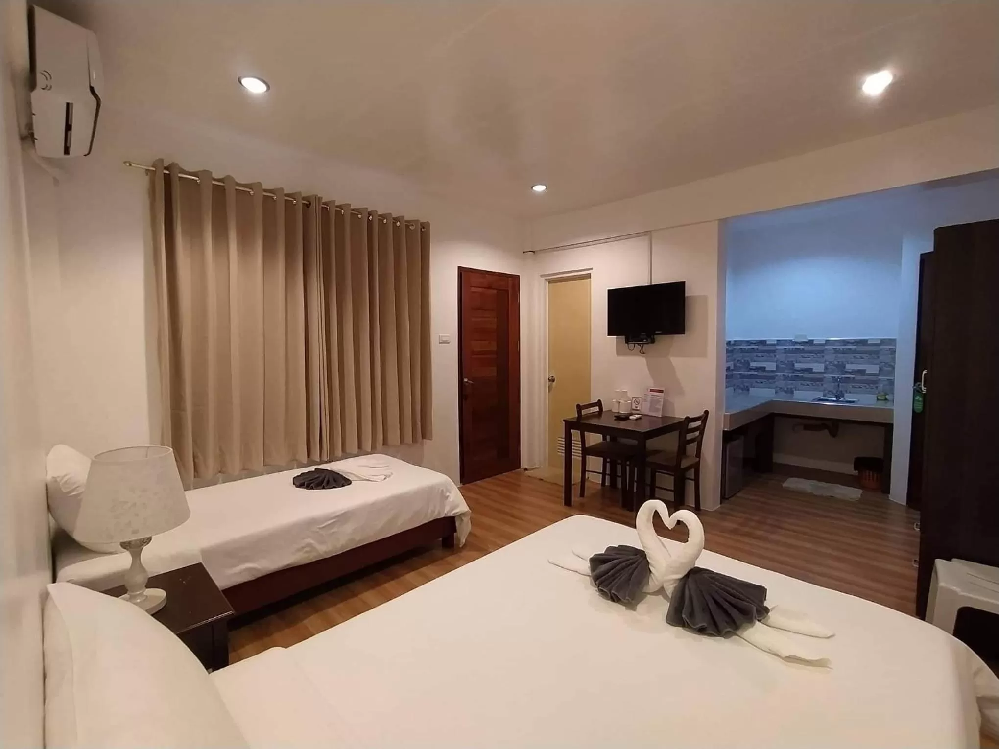 Bedroom, Bed in Zosimo's Inn