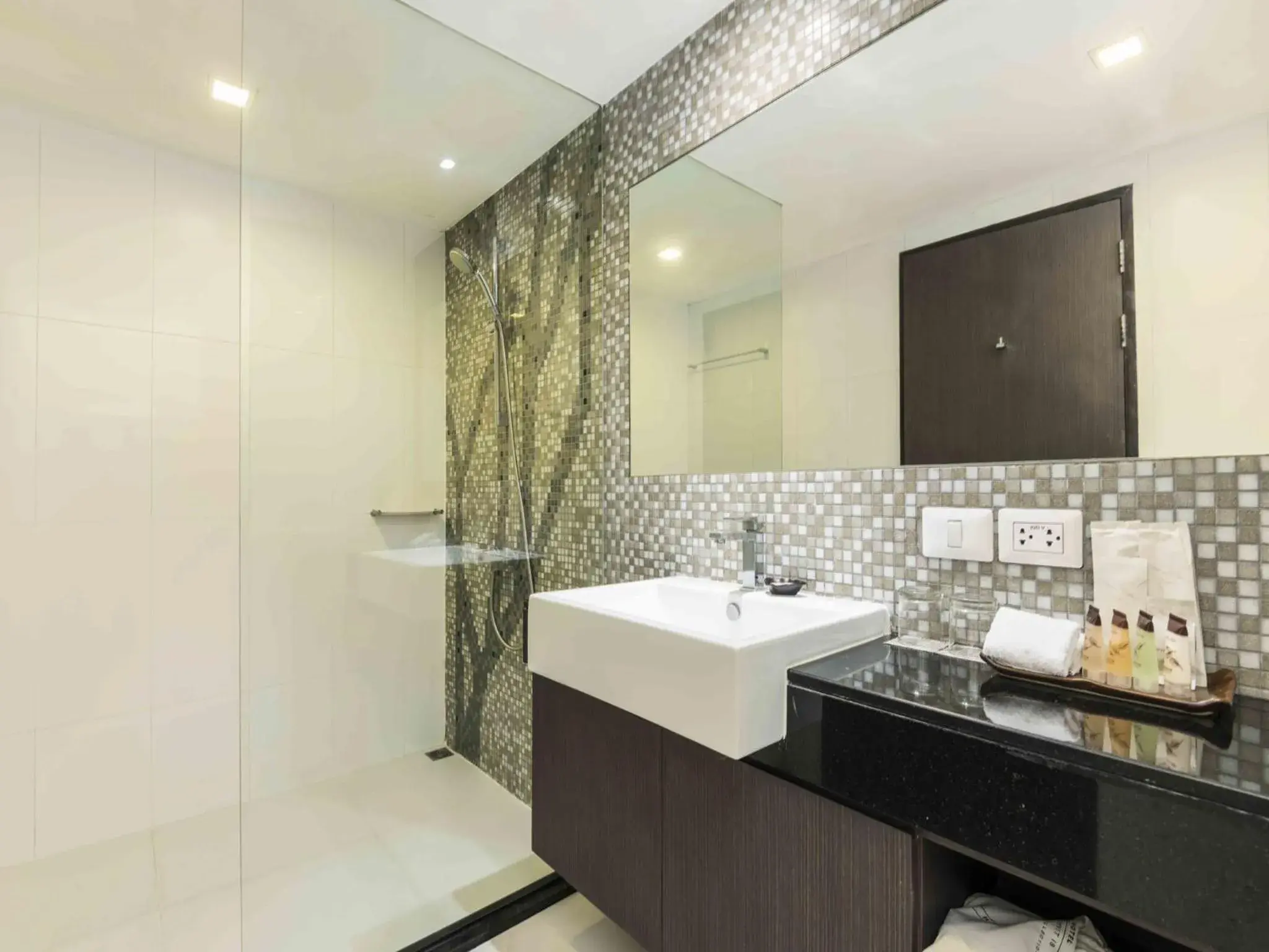 Toilet, Bathroom in Maitria Hotel Sukhumvit 18 Bangkok – A Chatrium Collection