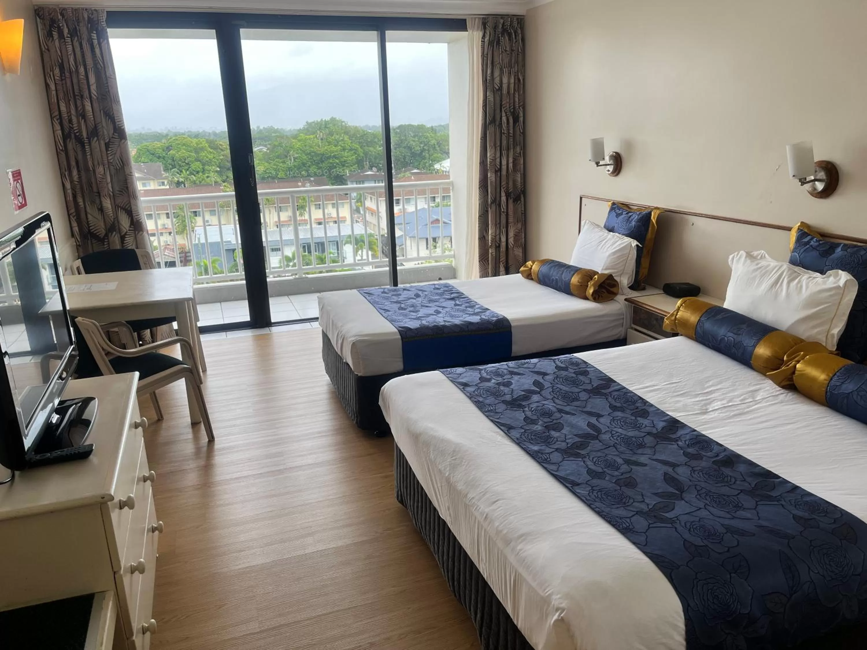 Bed in Acacia Court Hotel