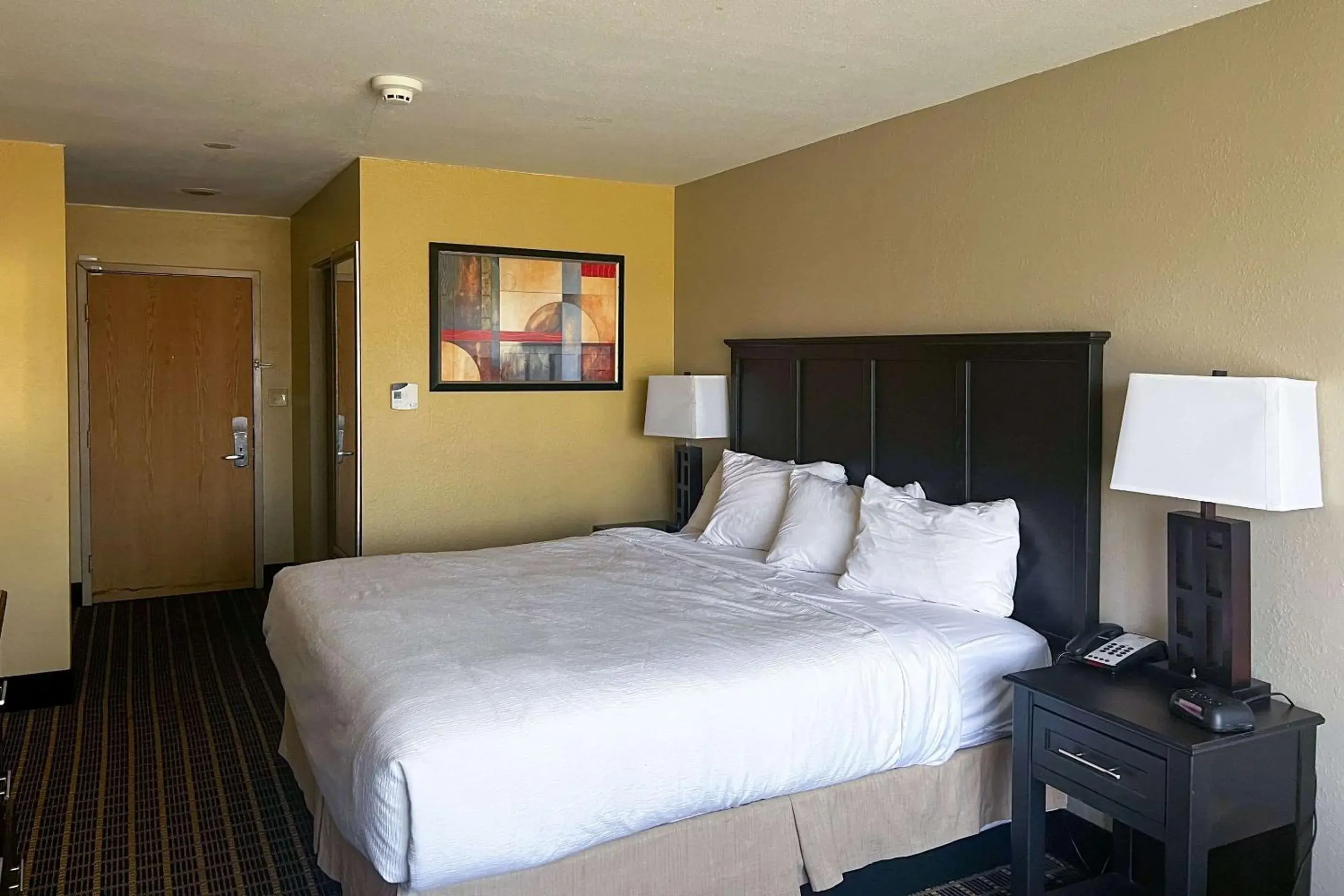 Bedroom, Bed in Clarion Inn & Suites