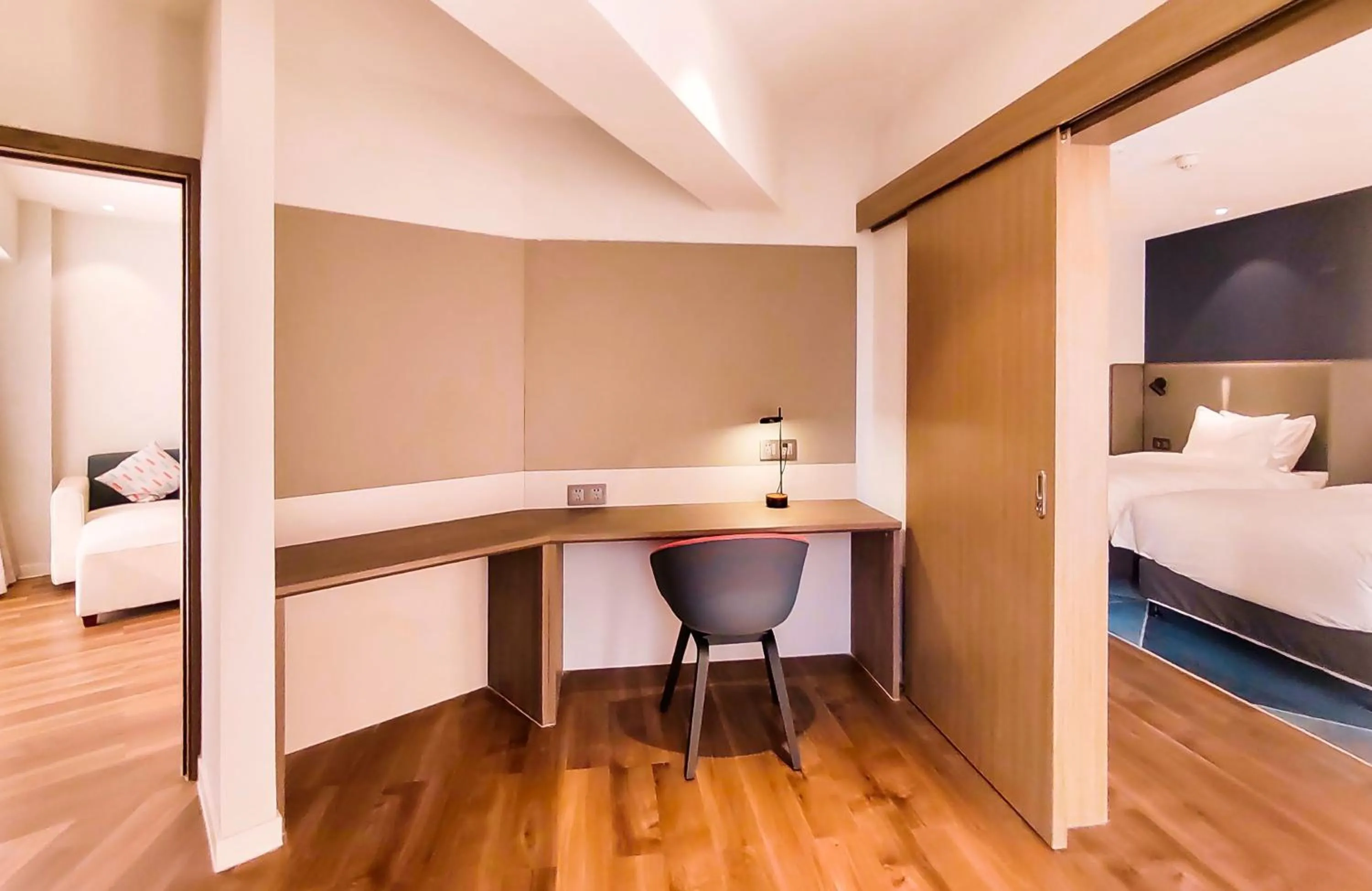 Photo of the whole room, Bed in Holiday Inn Express Tianjin Airport East by IHG