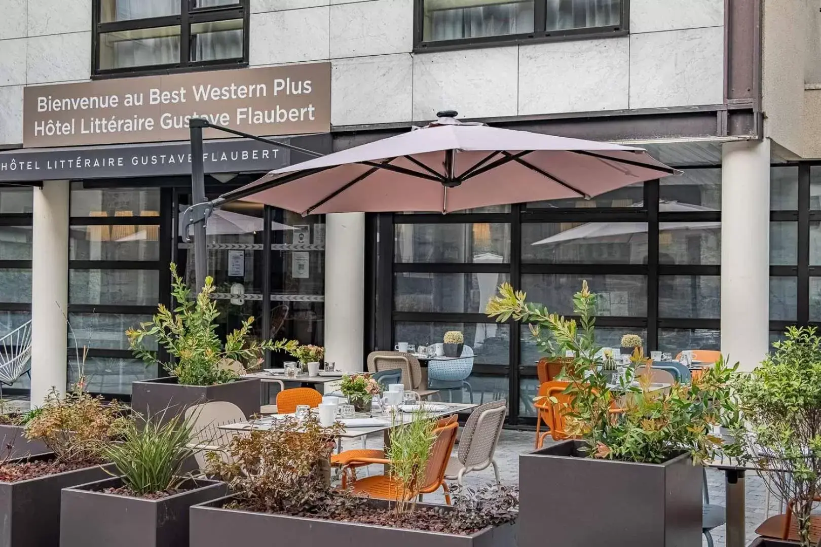 Patio, Restaurant/Places to Eat in Hôtel Littéraire Gustave Flaubert, BW Signature Collection