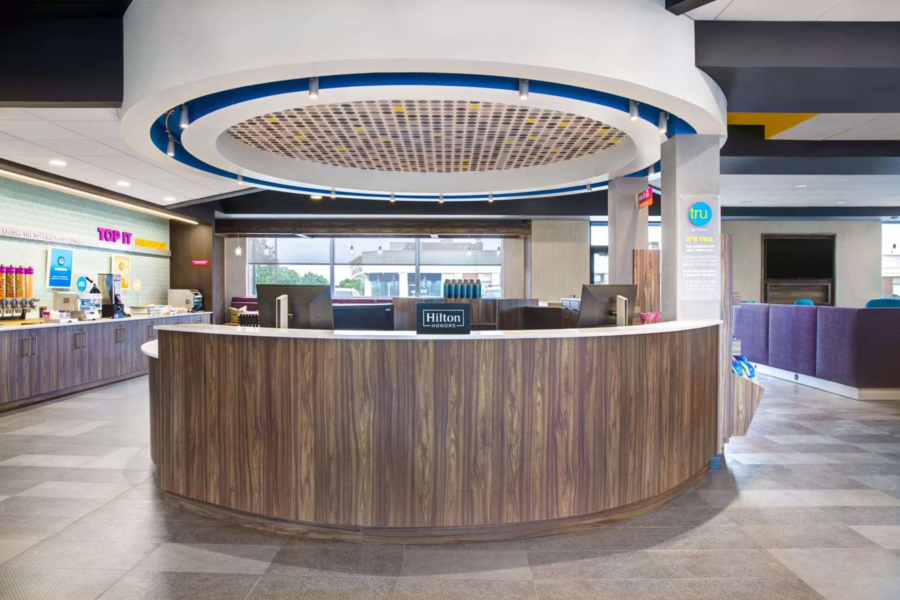 Lobby or reception in Tru By Hilton Toronto Airport West