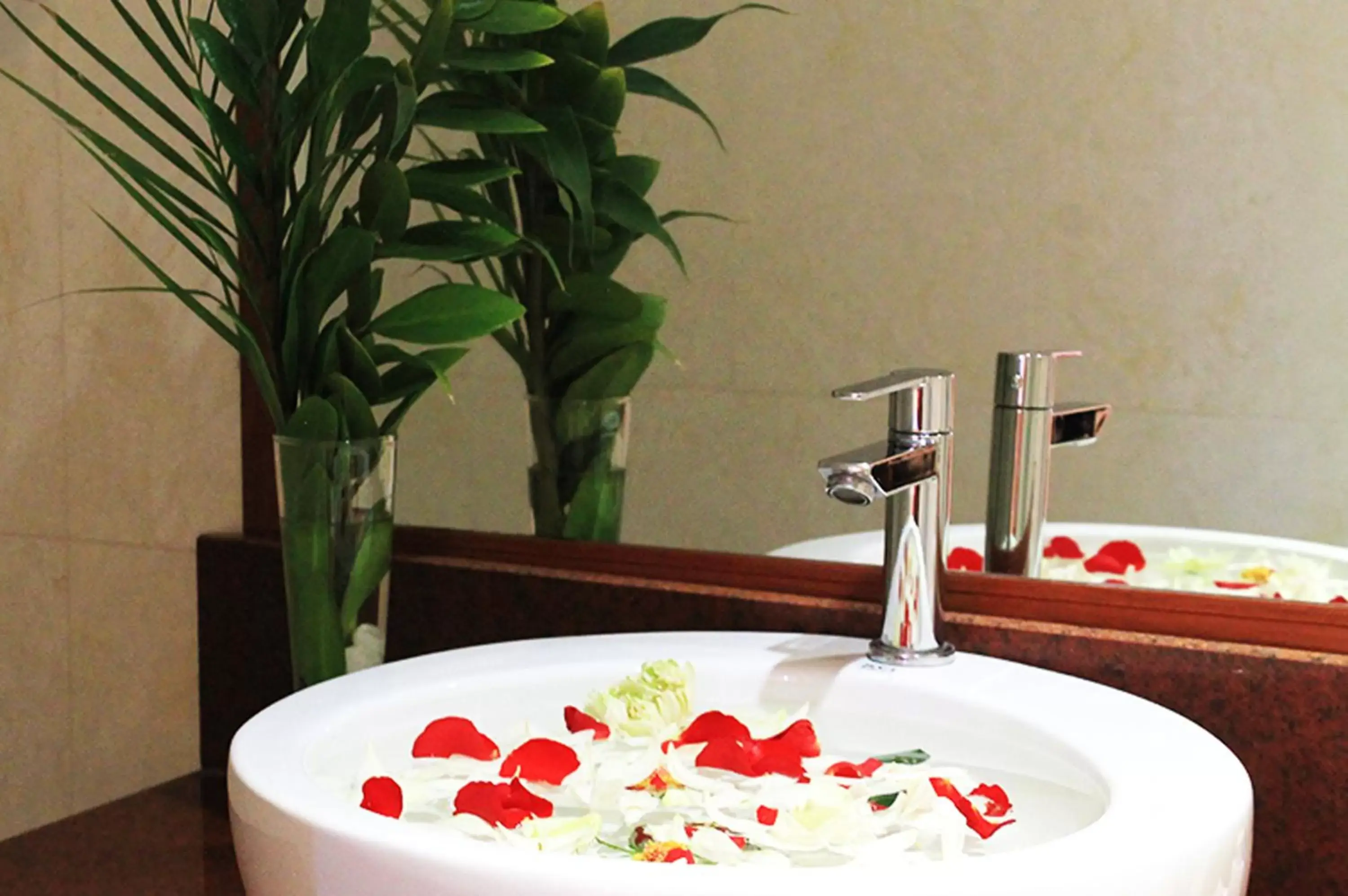 Bathroom in Angkor International Hotel