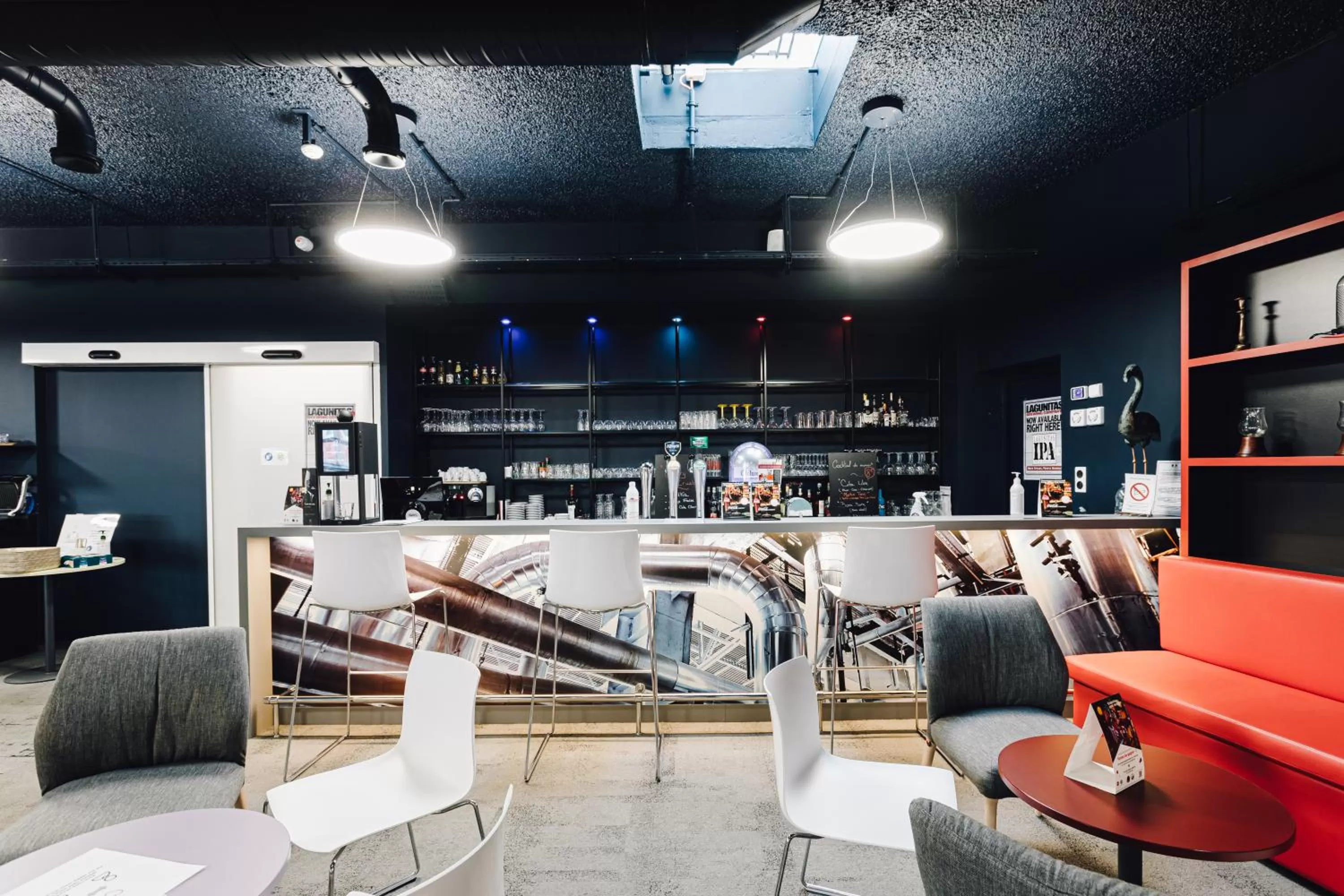 Lounge or bar in ibis Styles Nancy Laxou