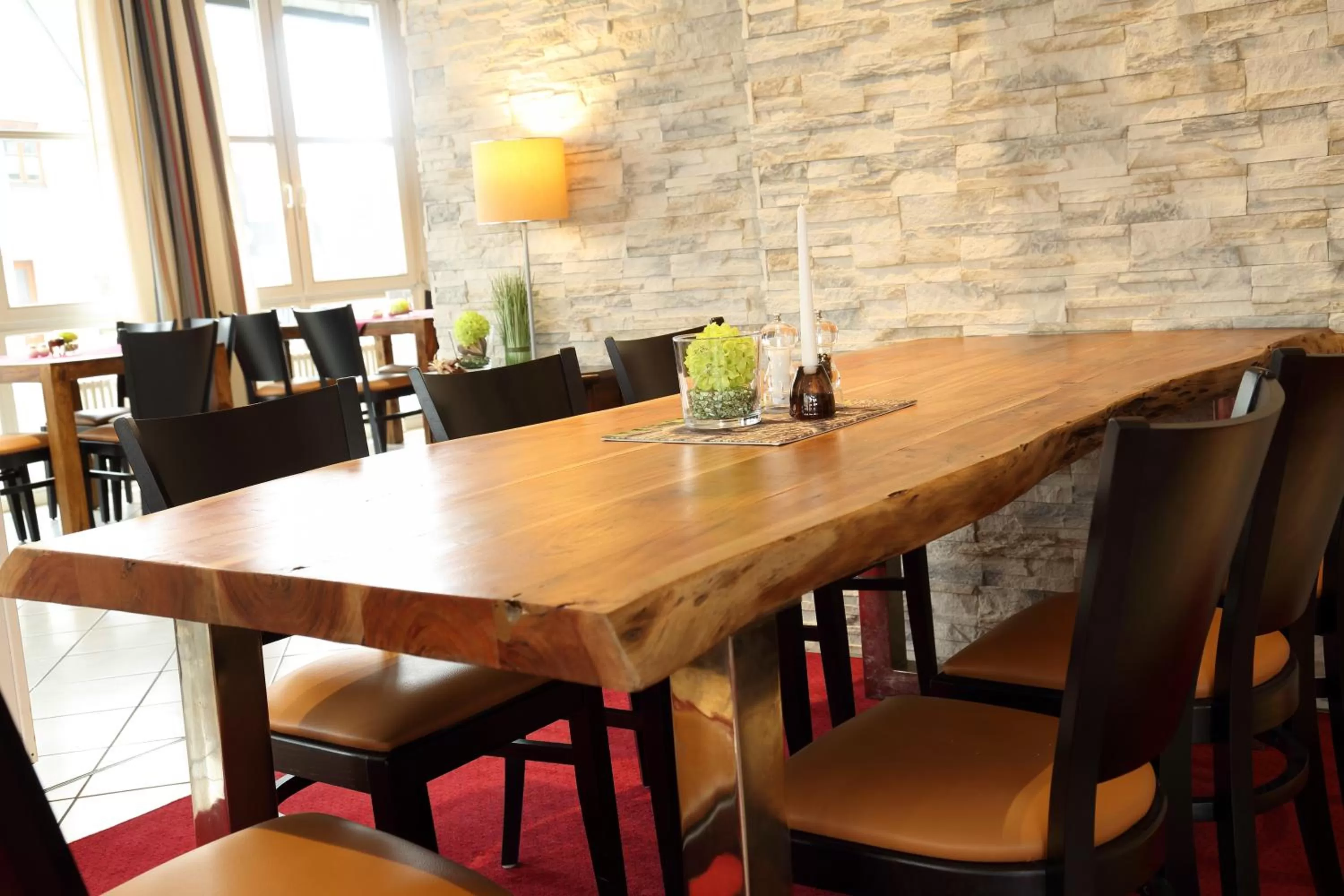 Restaurant/places to eat in Lobinger Hotel Weisses Ross