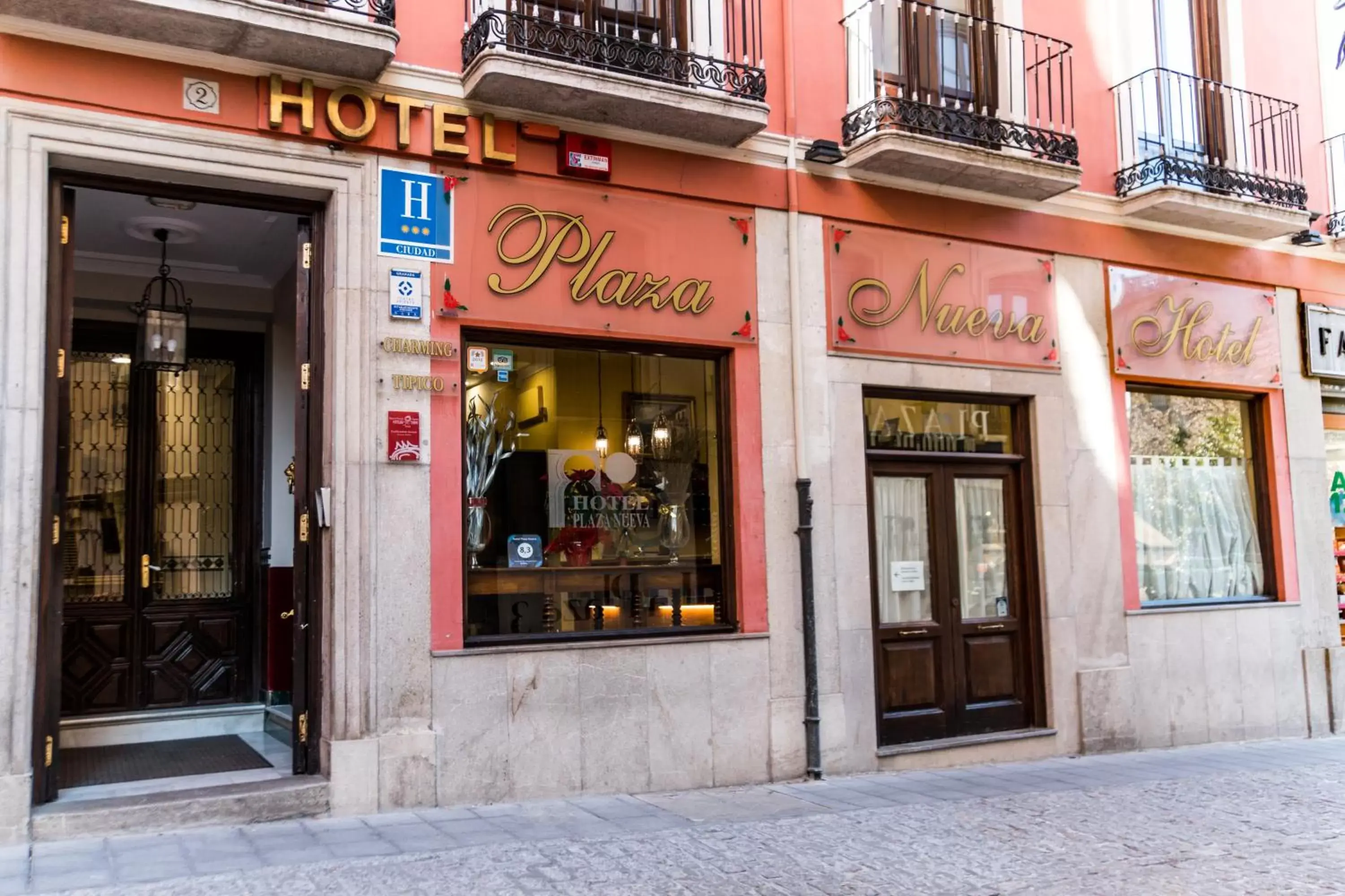 Facade/entrance in Hotel Plaza Nueva