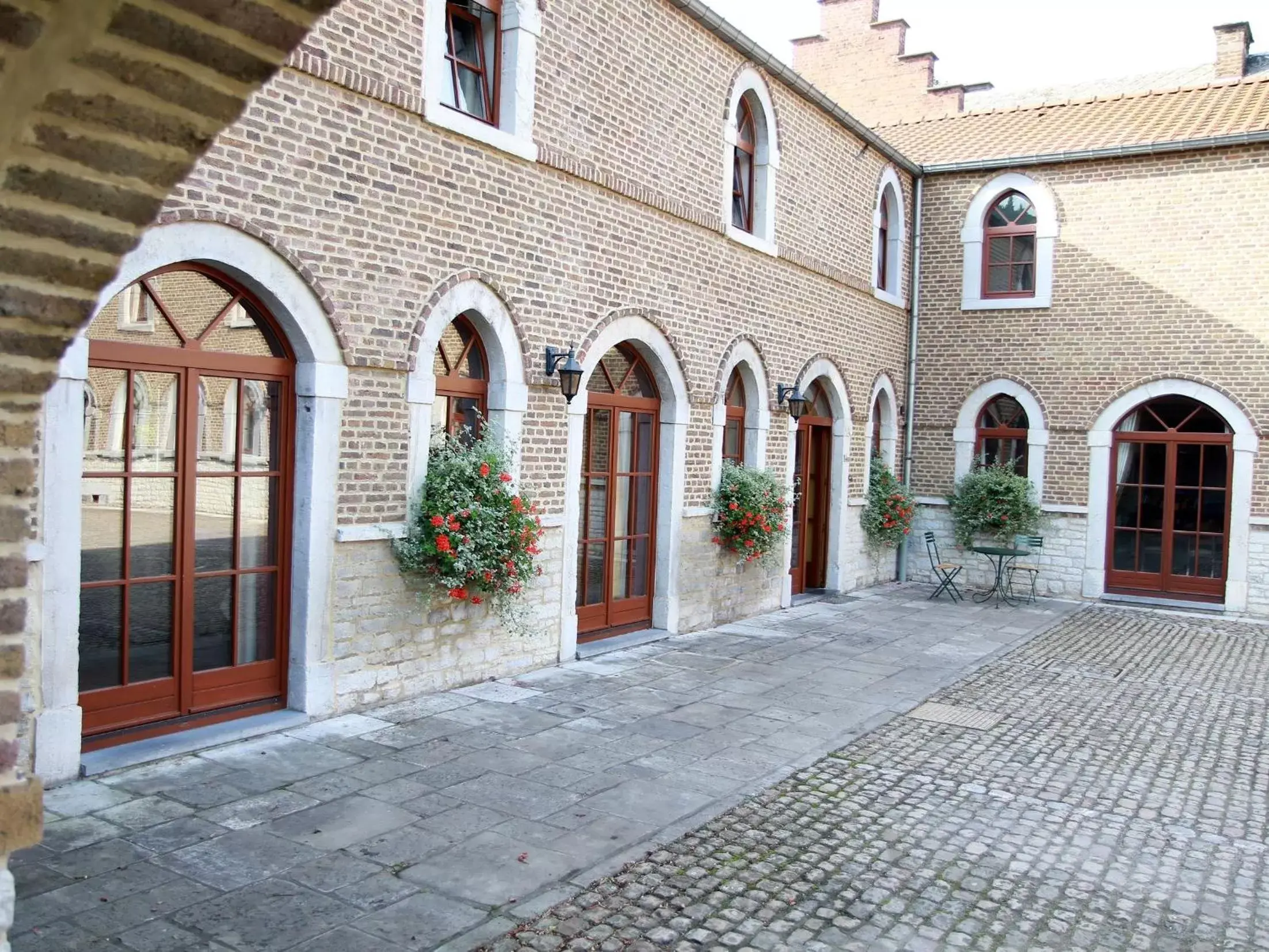 Property Building in Hôtel - Ferme du Château d'Ahin