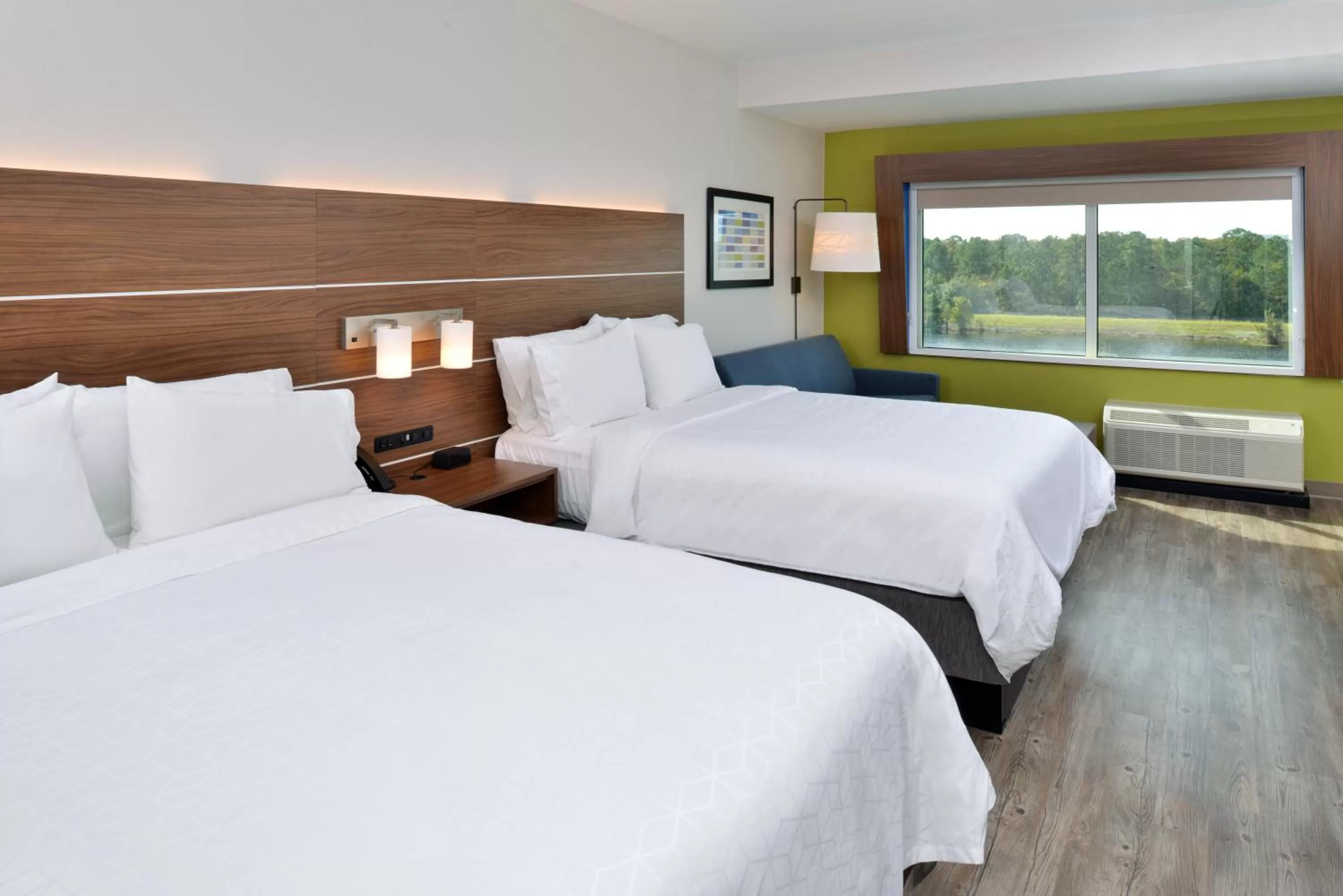 Bed in Holiday Inn Express Orlando - South Park by IHG