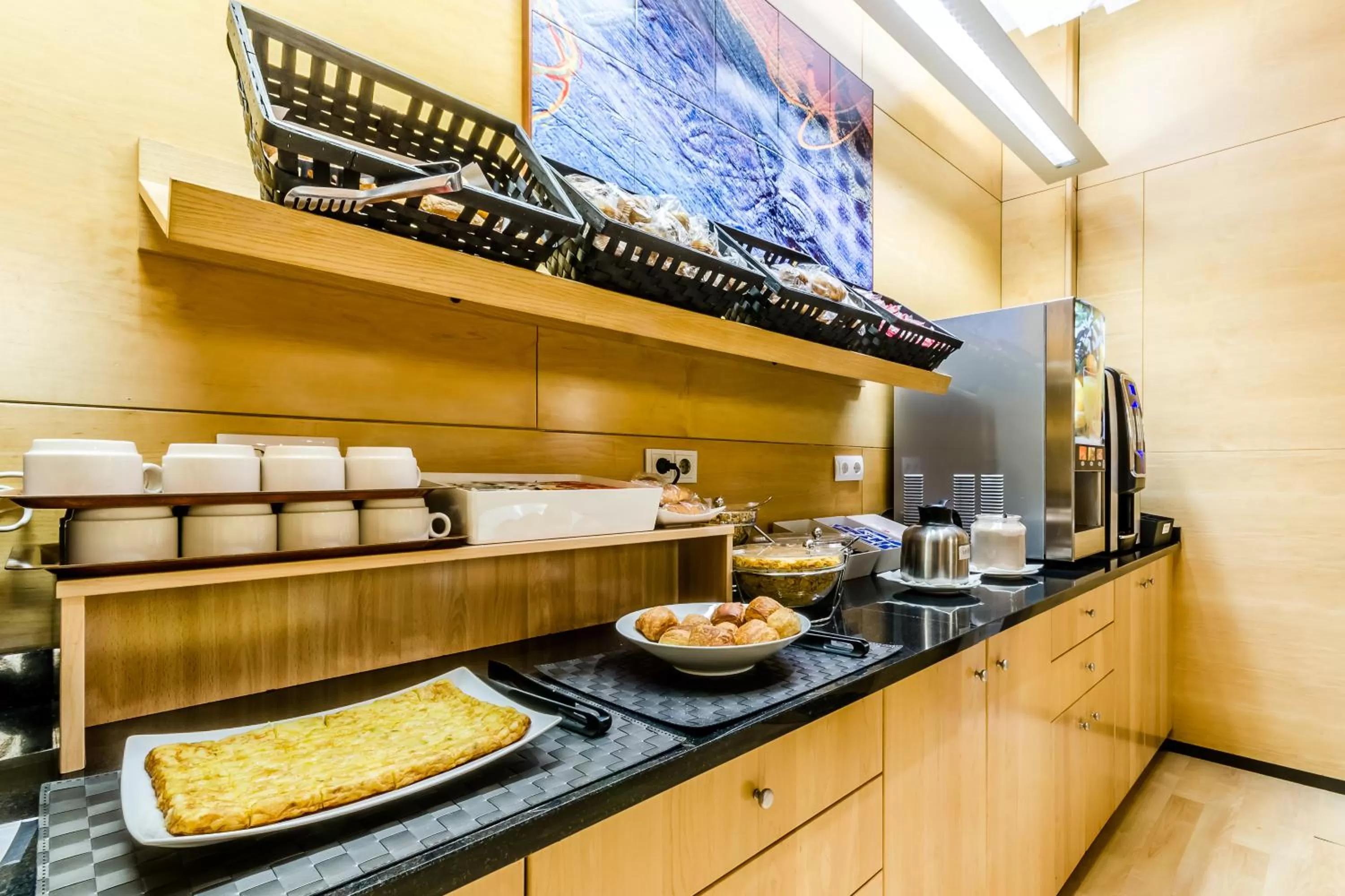 Food and drinks in Hotel YIT Ciudad De Zaragoza