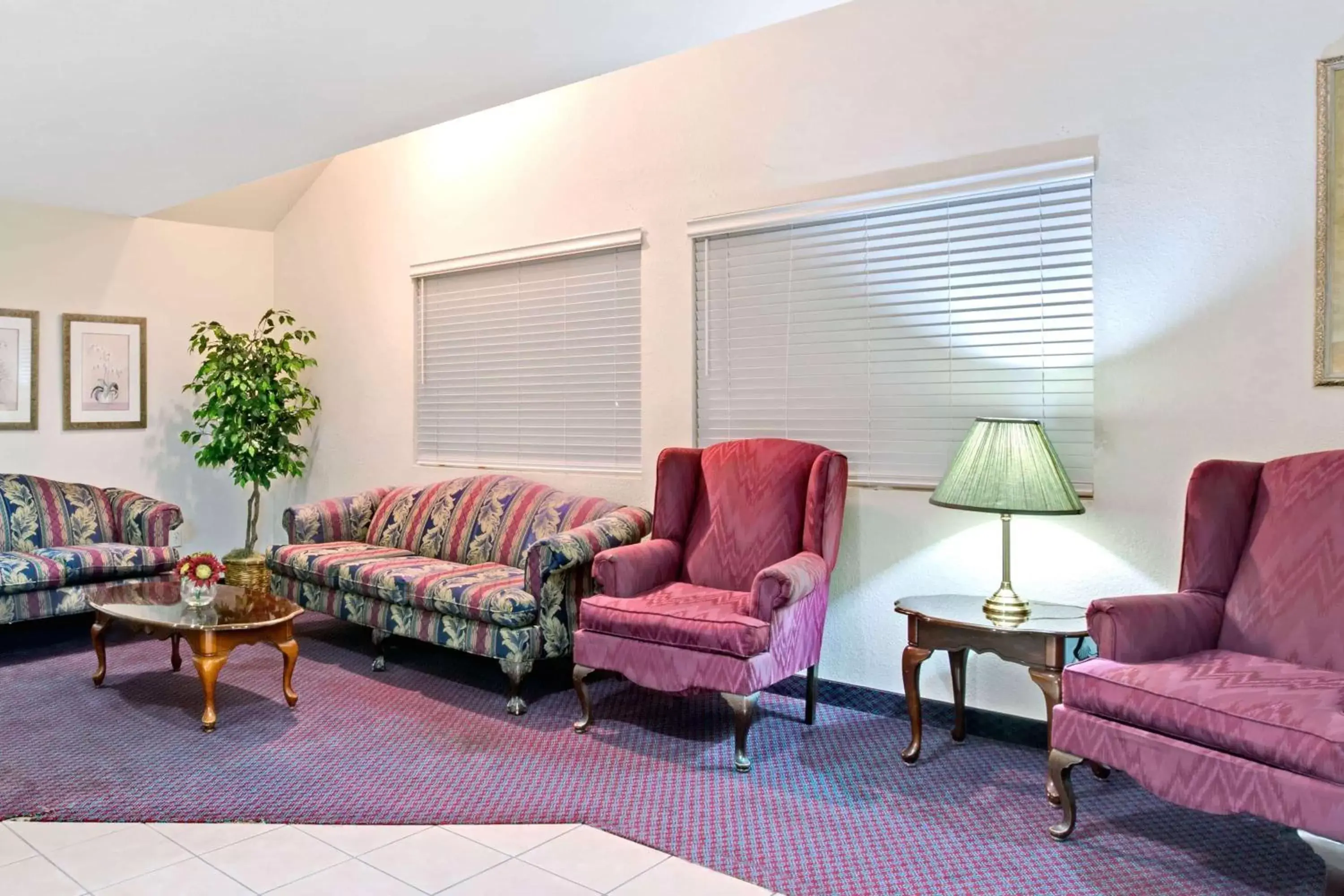 Lobby or reception, Seating Area in Microtel Inn & Suites, Morgan Hill