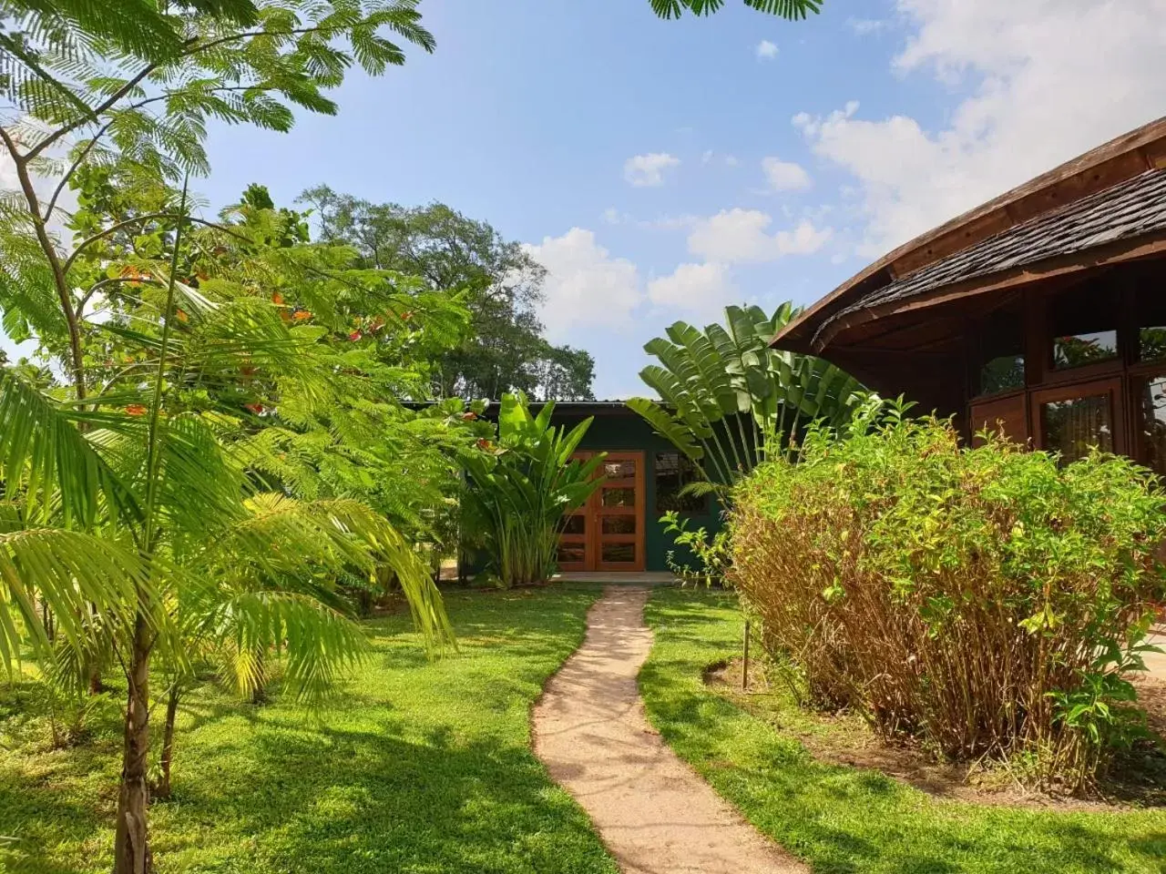 Deluxe Twin Room in Houttuyn Wellness River Resort Deluxe Twin Room in Houttuyn Wellness River Resort