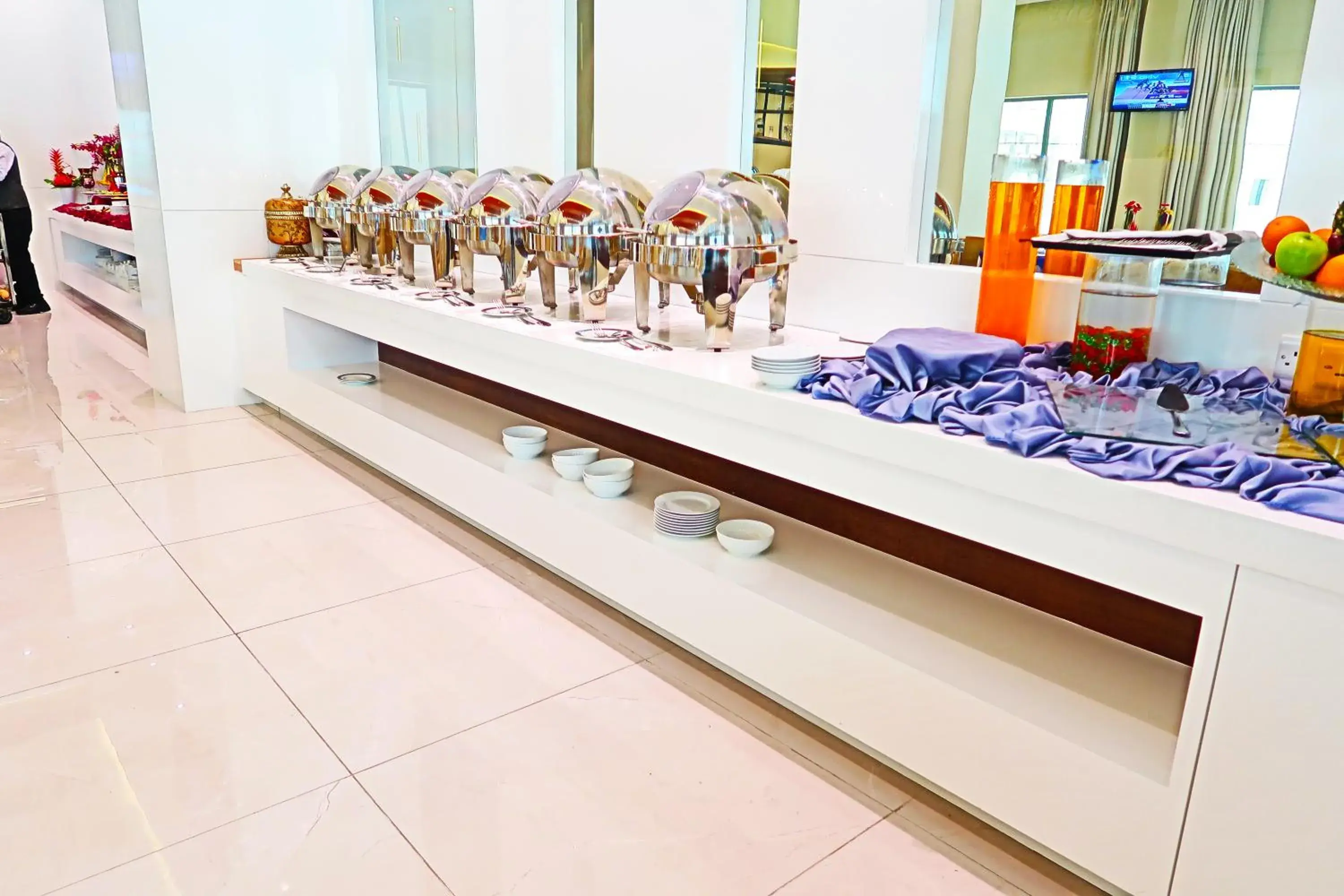 Restaurant/places to eat in Pars International Hotel Restaurant/places to eat in Pars International Hotel