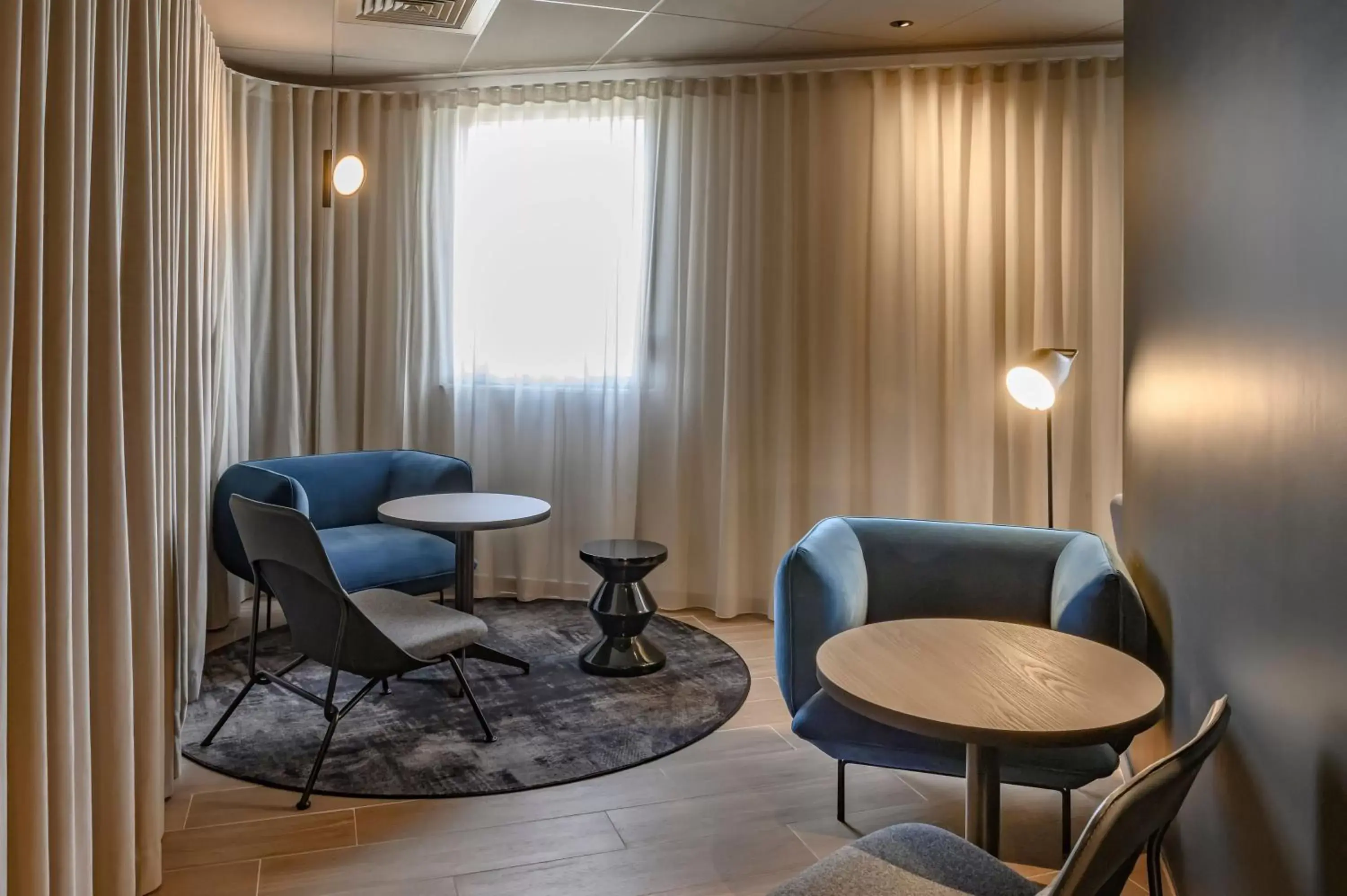 Lobby or reception, Seating Area in Novotel Saint-Étienne Centre Gare Châteaucreux