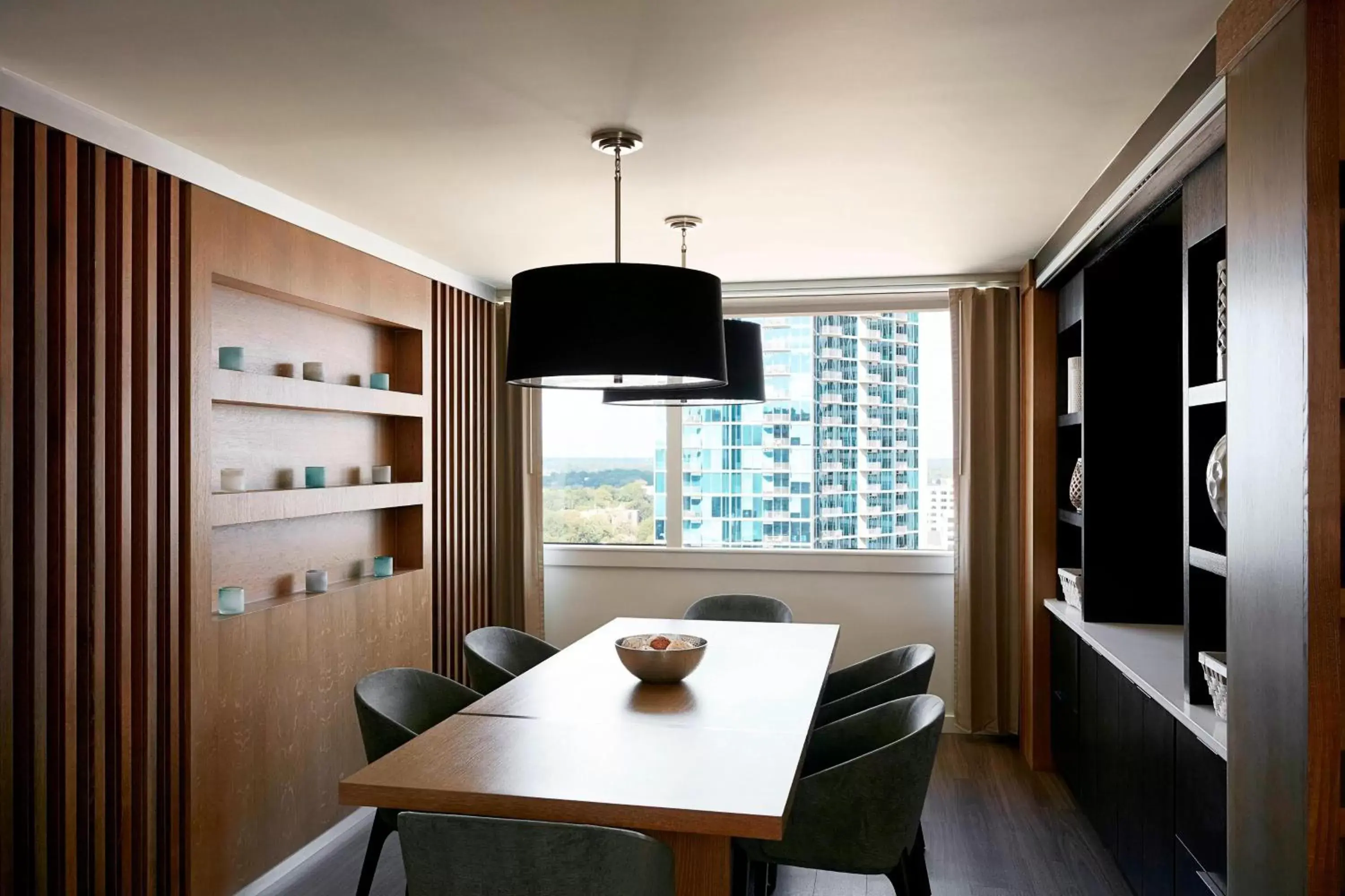 Photo of the whole room, Dining Area in Charlotte Marriott City Center