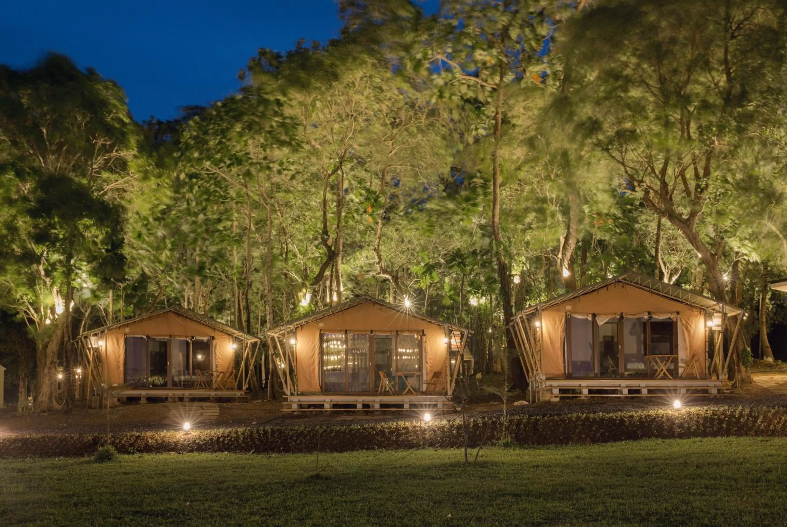 Facade/entrance in Solina Beach & Nature Resort