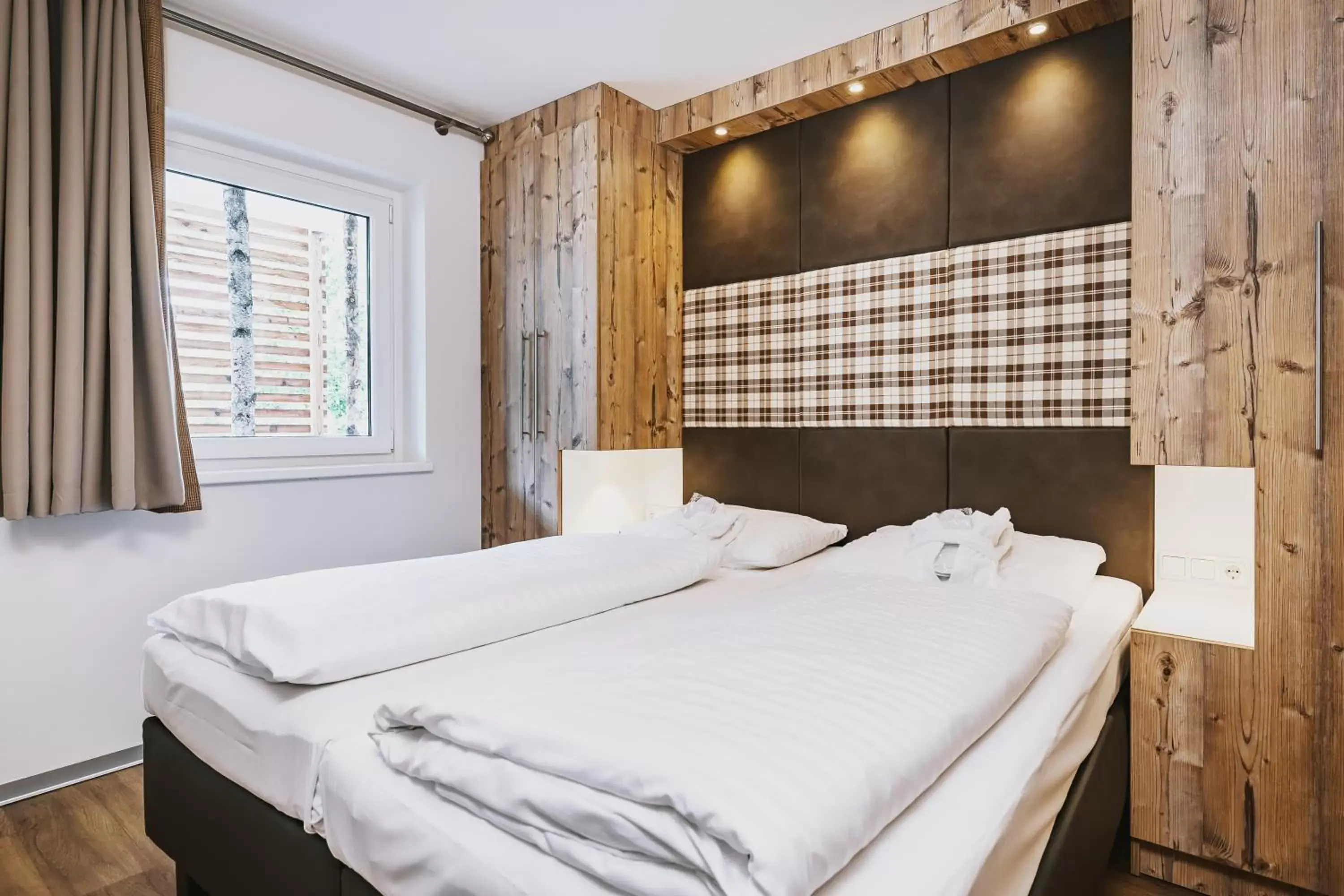 Bedroom, Bed in AvenidA Mountain Lodges Kaprun