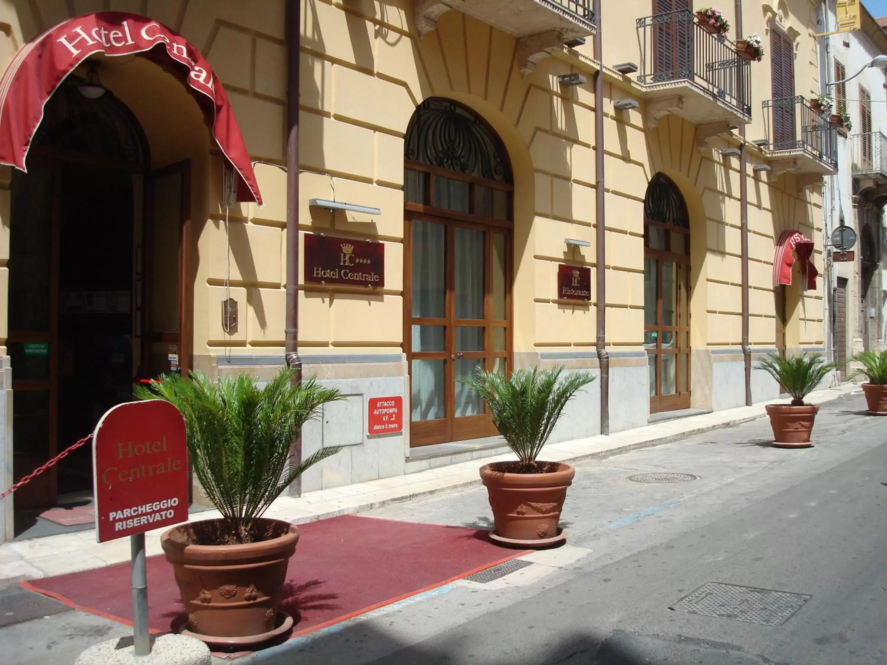 Facade/entrance in Hotel Centrale Spa & Relax