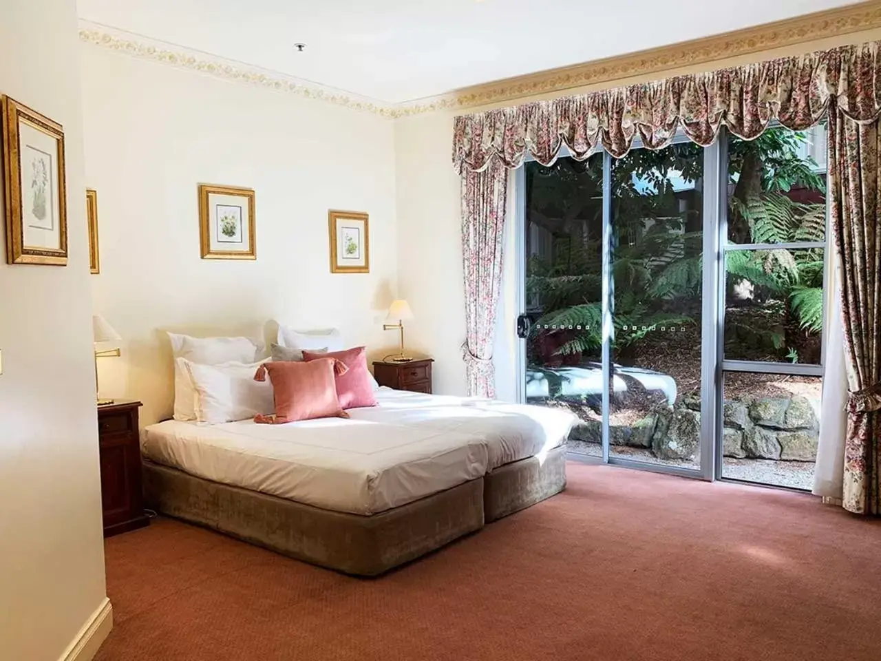 Heritage Spa & Fireplace Family 2-Bedroom Suite in Mountain Heritage Hotel Heritage Spa & Fireplace Family 2-Bedroom Suite in Mountain Heritage Hotel