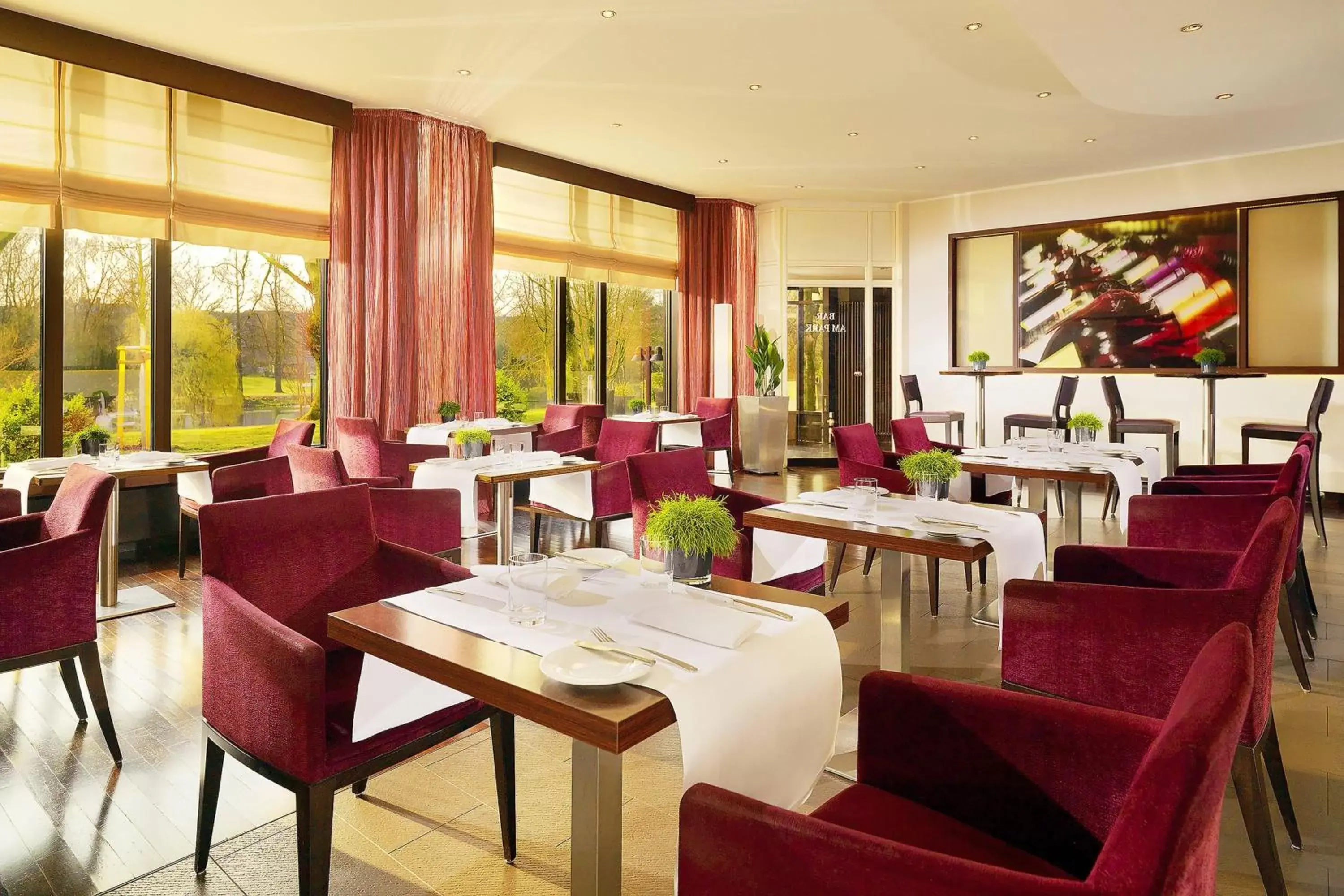 Restaurant/Places to Eat in Sheraton Essen Hotel