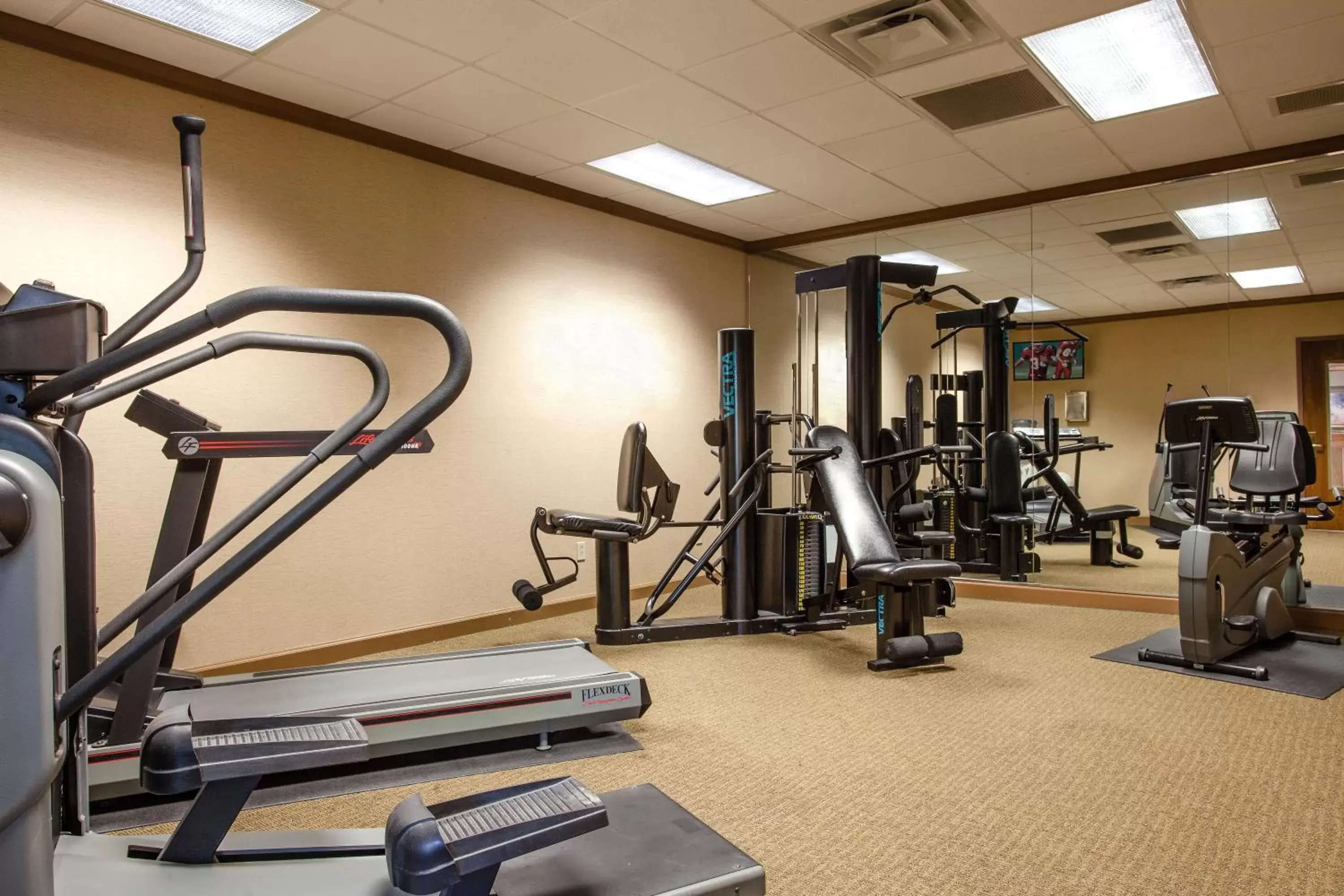 Fitness centre/facilities, Fitness Center/Facilities in Red Roof Inn & Suites Dekalb