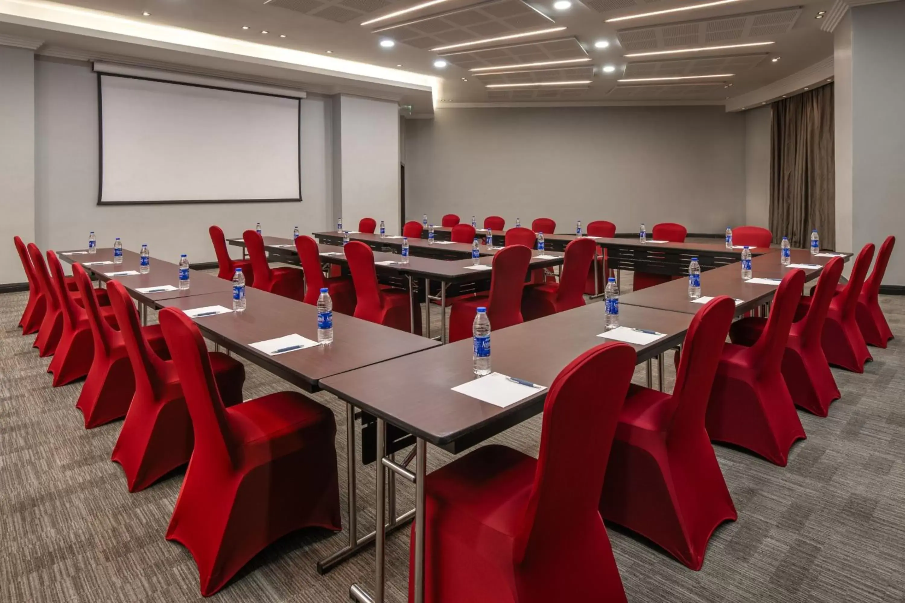 Meeting/conference room in Four Points by Sheraton Lagos