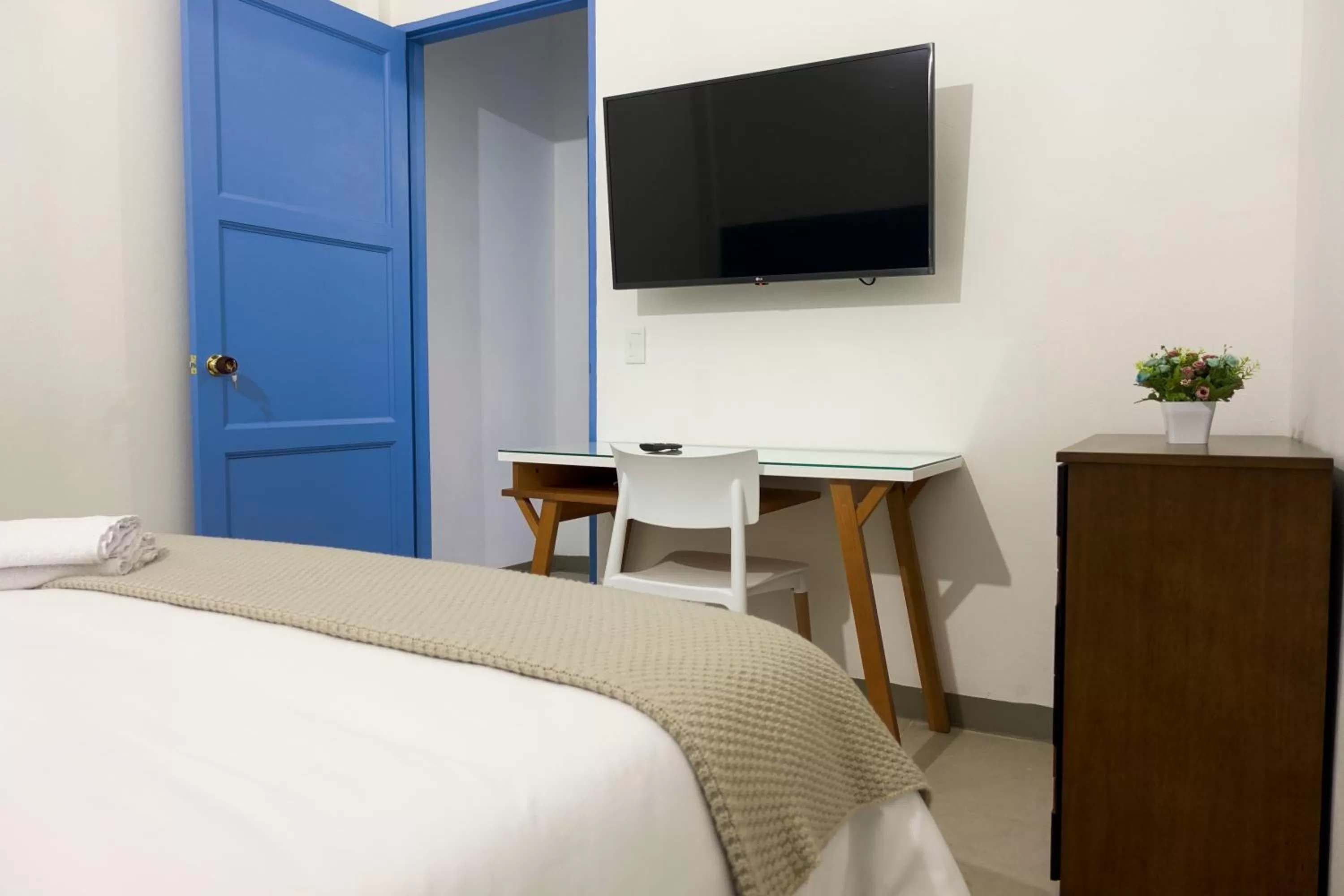 Bedroom, Bed in Hotel Azulado Jericó