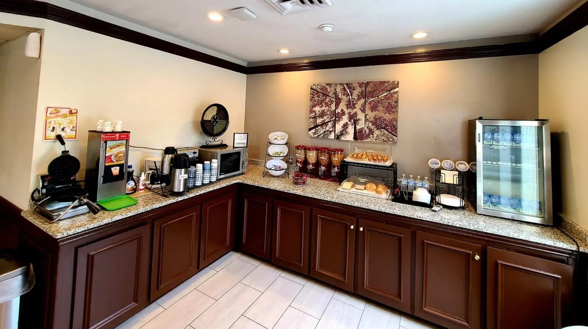 Breakfast in Red Roof Inn Dillon, SC Breakfast in Red Roof Inn Dillon, SC