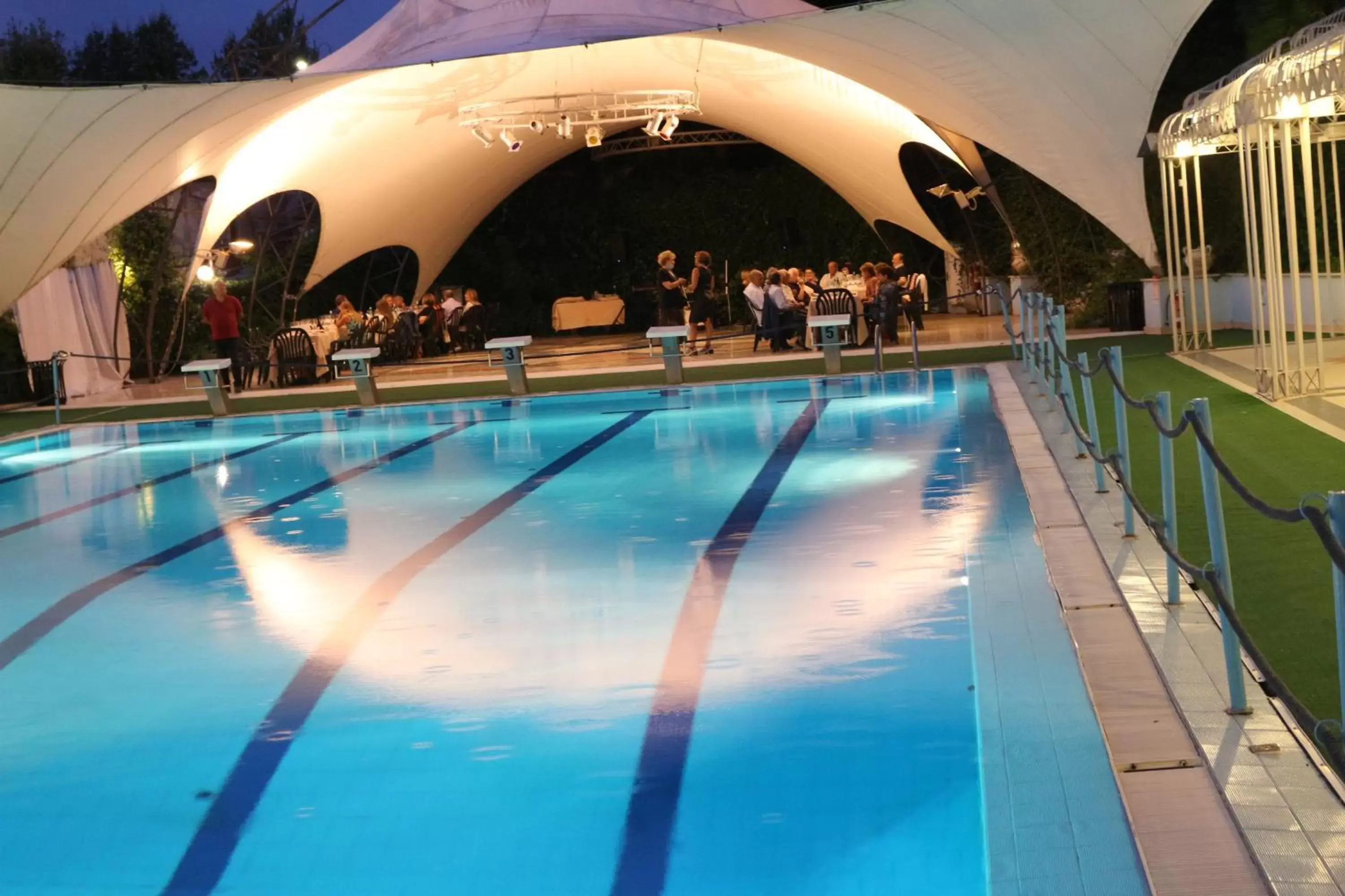 Swimming Pool in Hotel Mirasole International