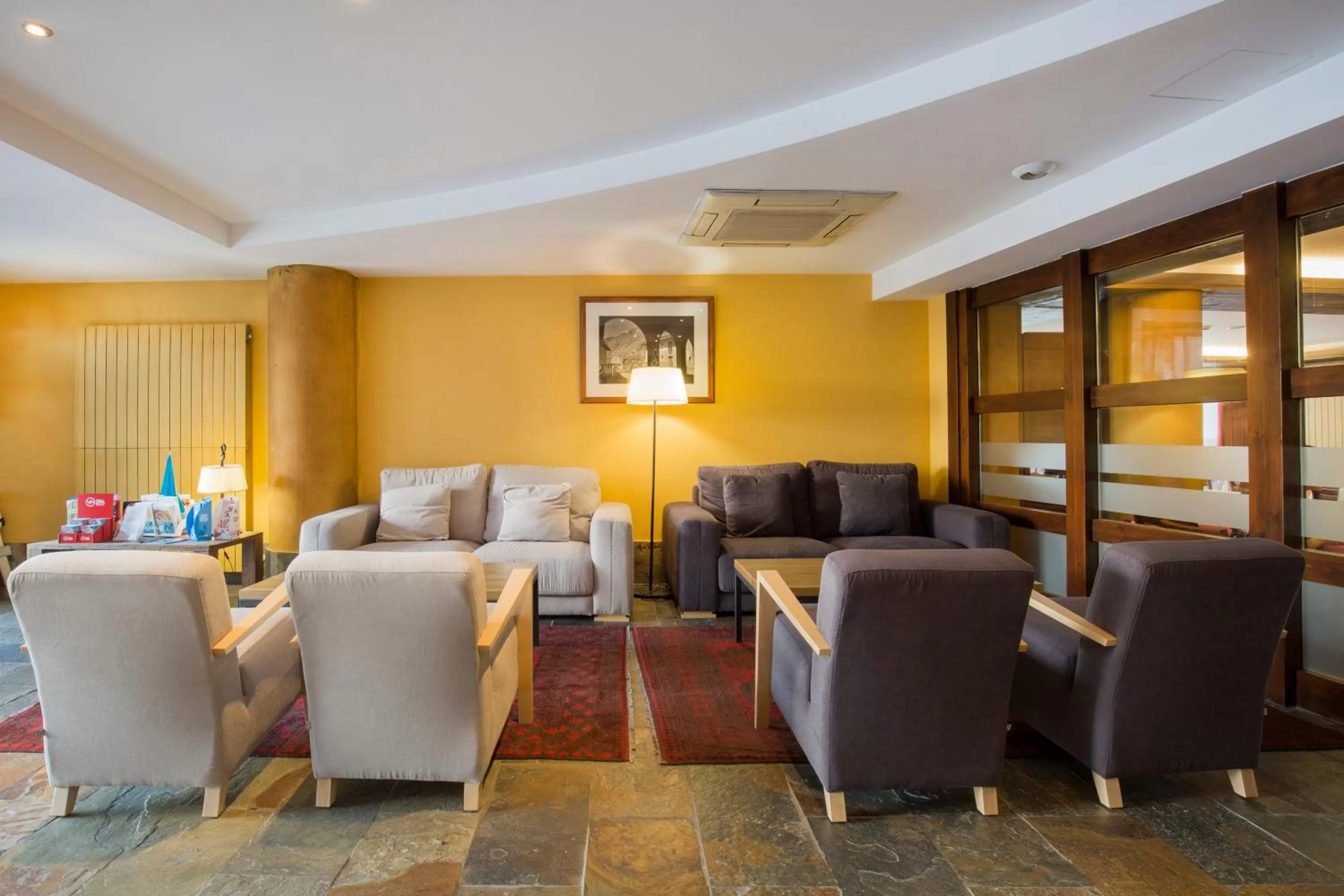 Lobby or reception in Hotel Màgic Ski by Nexta