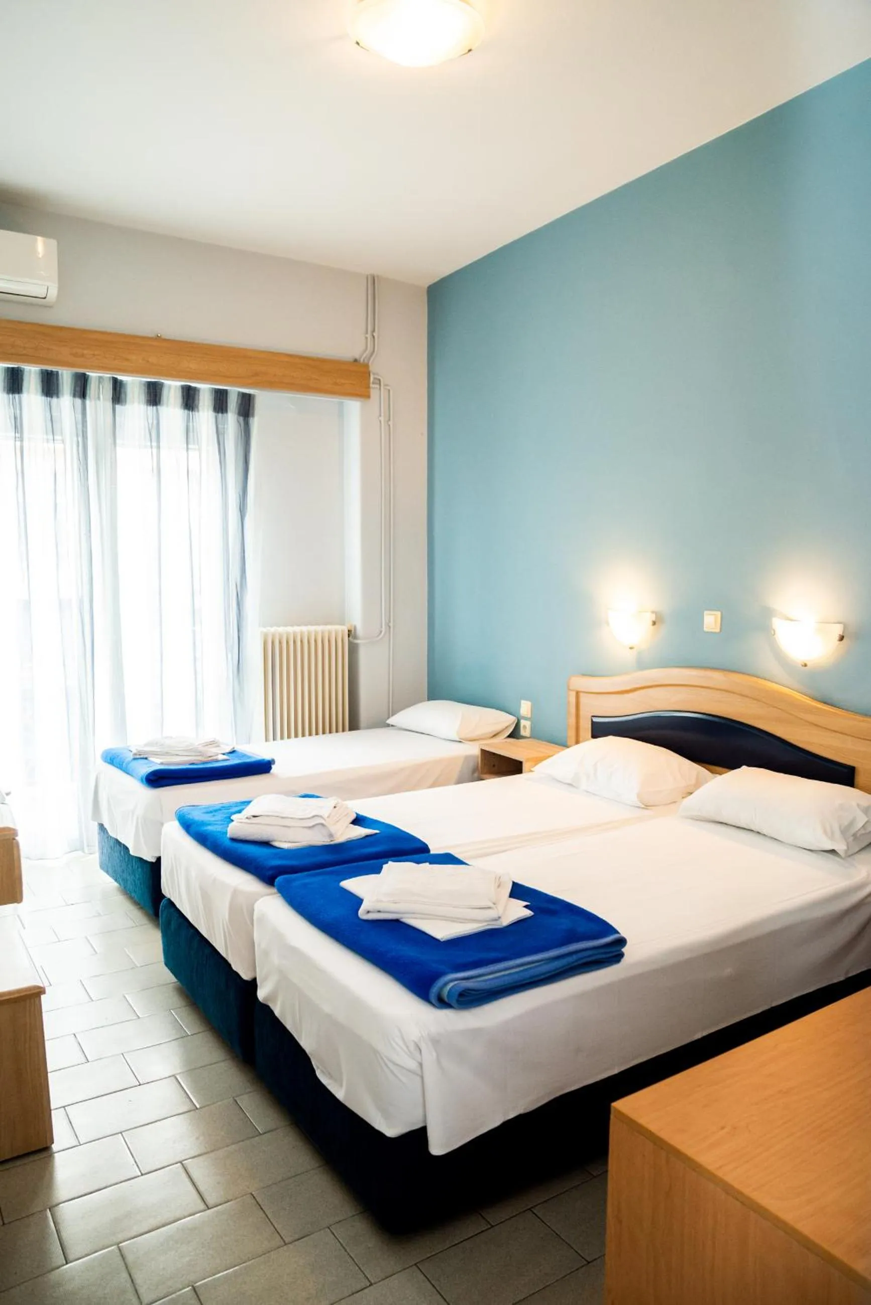 Bedroom, Bed in Hôtel Argo