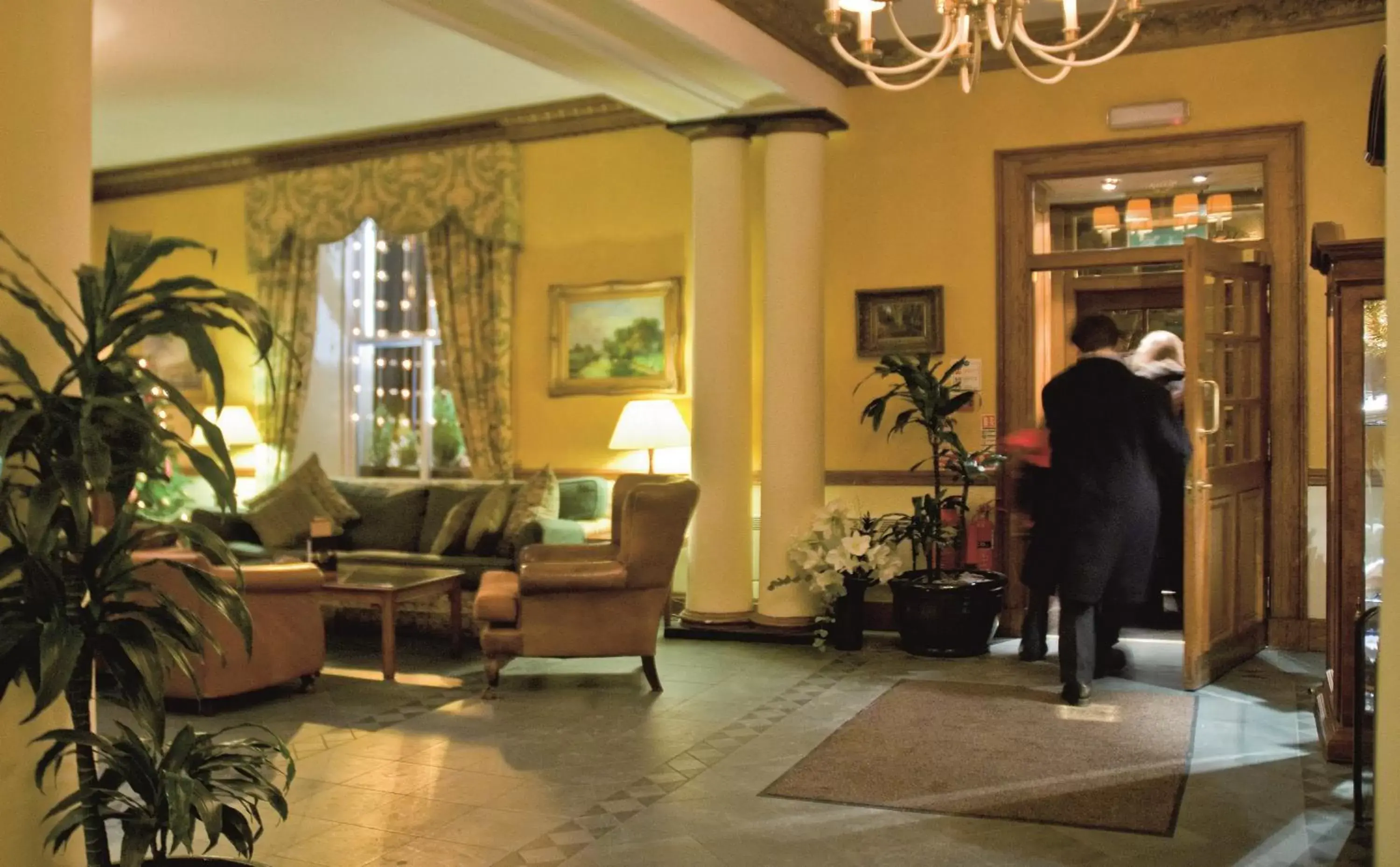 Lobby or reception in Macdonald Crutherland House Lobby or reception in Macdonald Crutherland House